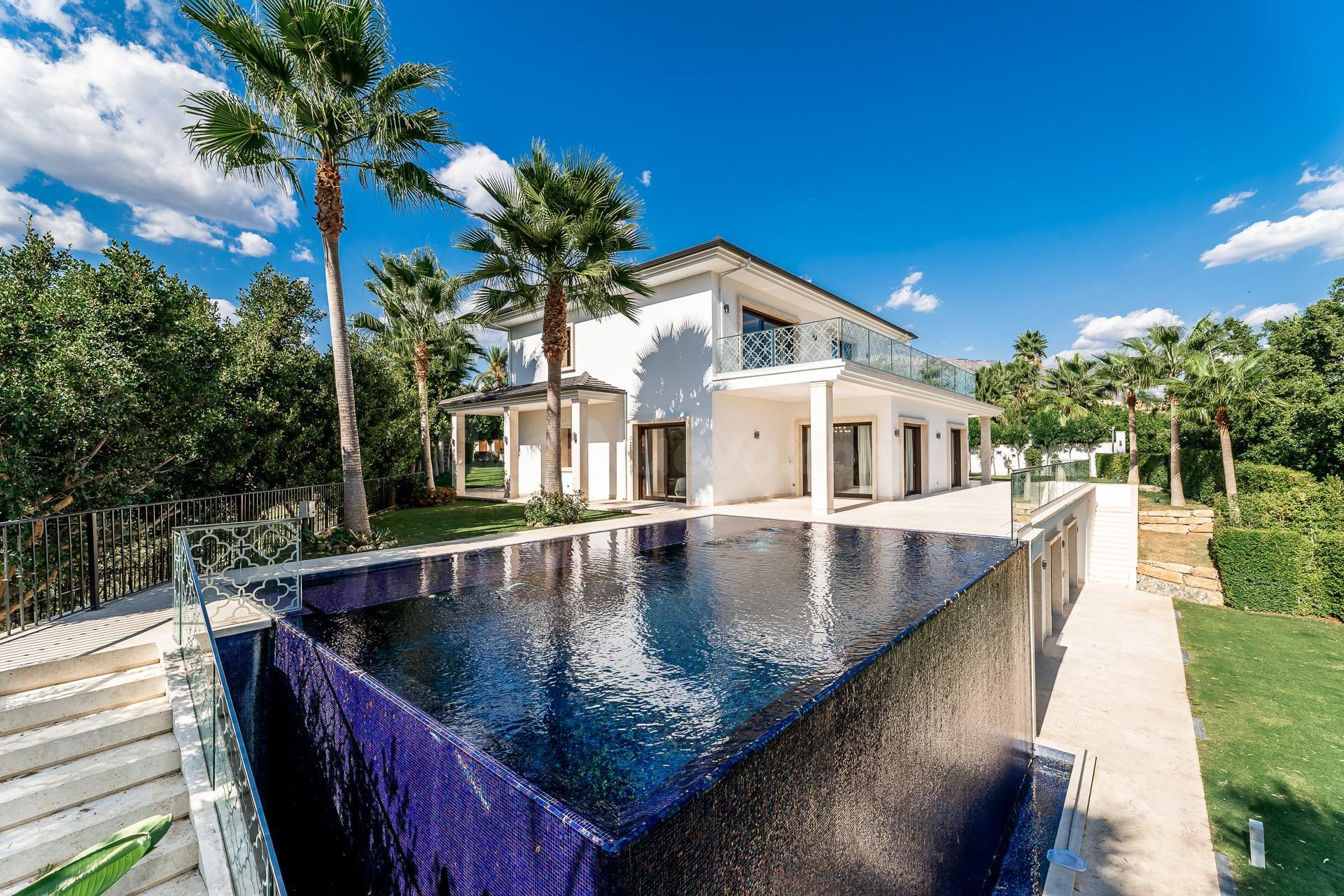 Villa de lujo de 5 dormitorios y 5 baños con vistas al mar.  - foto 2
