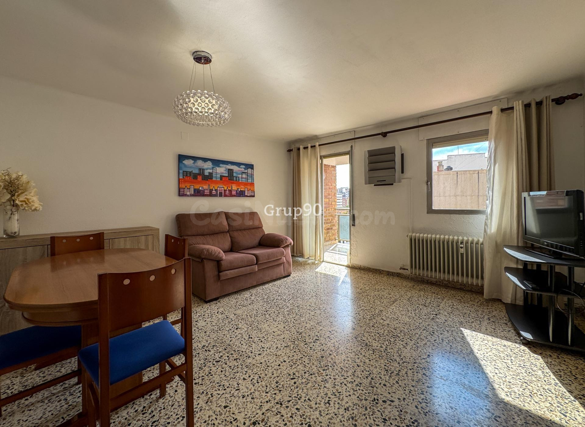 ¡Amplio dúplex de 3 habitaciones listo para entrar a vivir! - foto 2