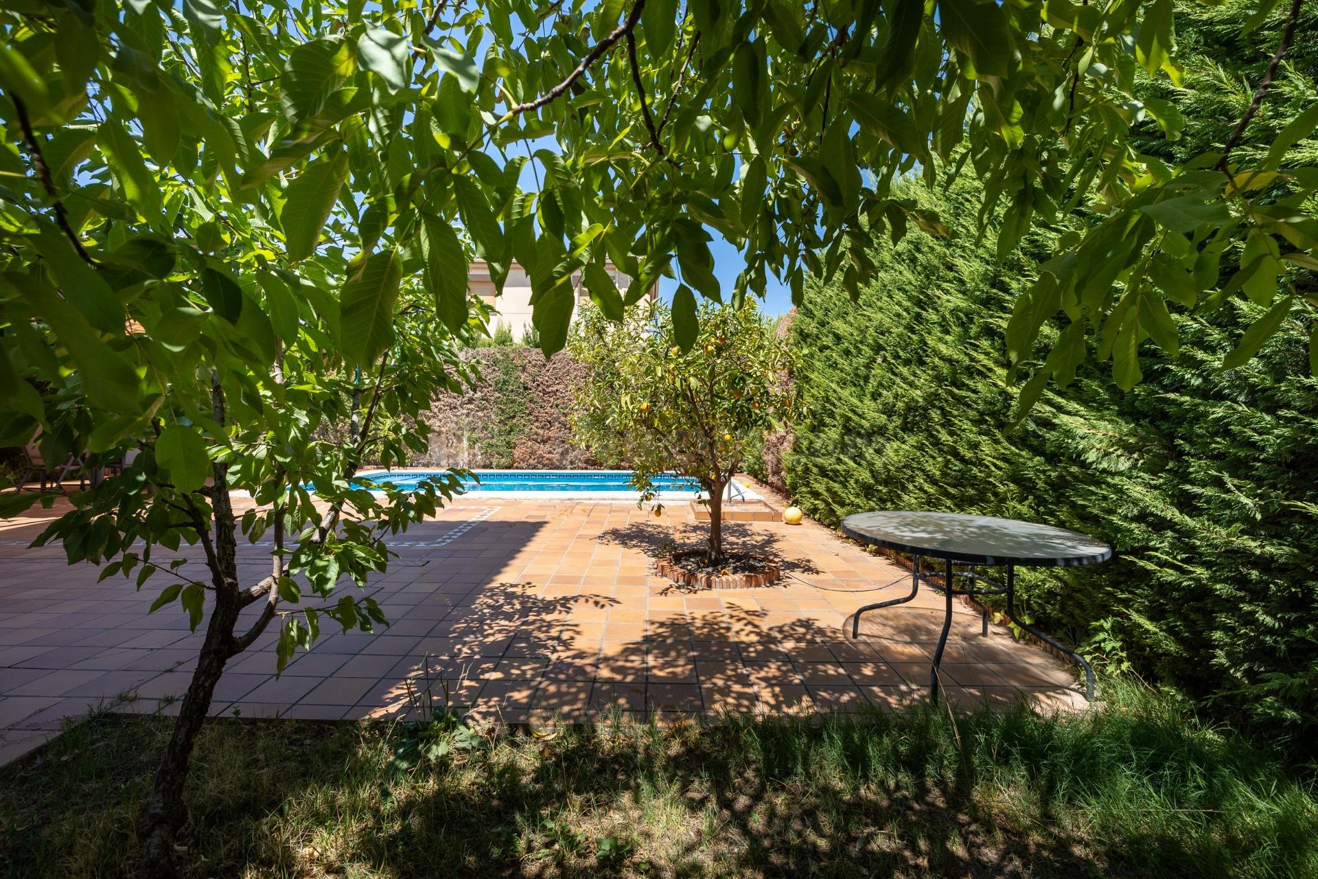 Preciosa Casa Pareada en Urbanización El Ventorrilo (Vegas d - foto 5