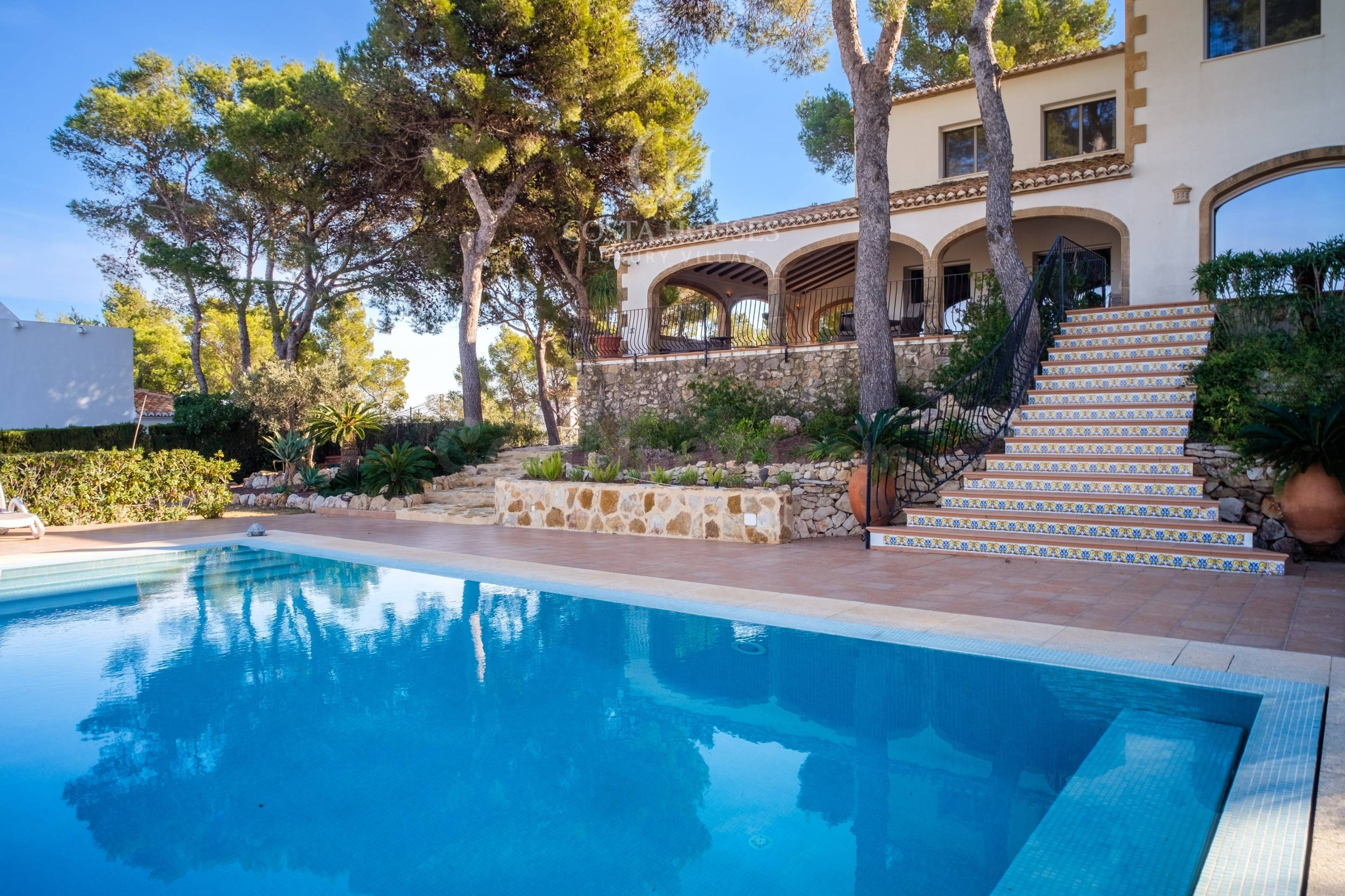 VILLA MILAN · RESIDENCIA DE LUJO CON VISTAS PANORÁMICAS AL M - foto 2