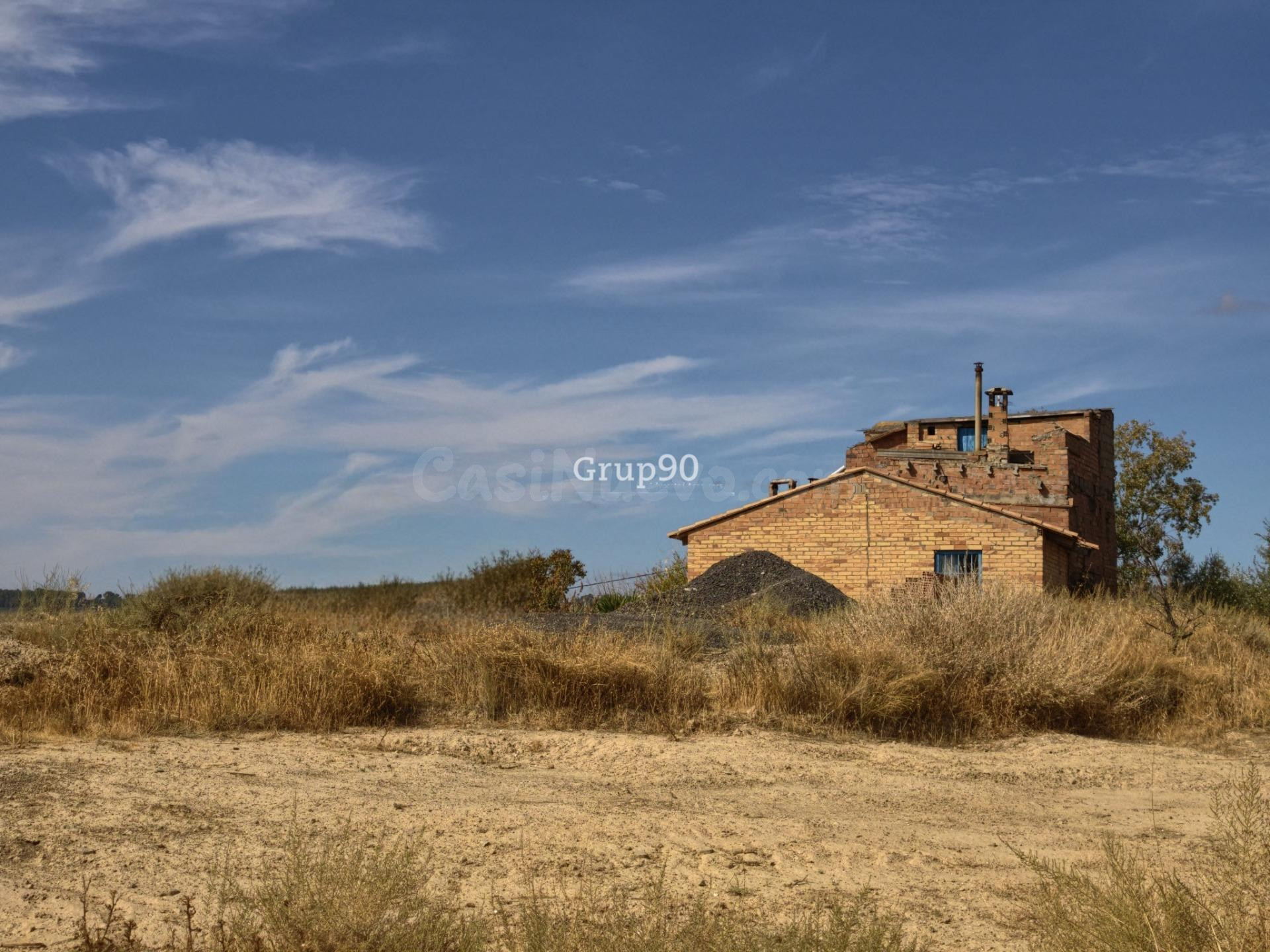 TERRENO DE 7.274 m2 CON CASA A REFORMAR, A 10 MINUTOS DE LLE - foto 2