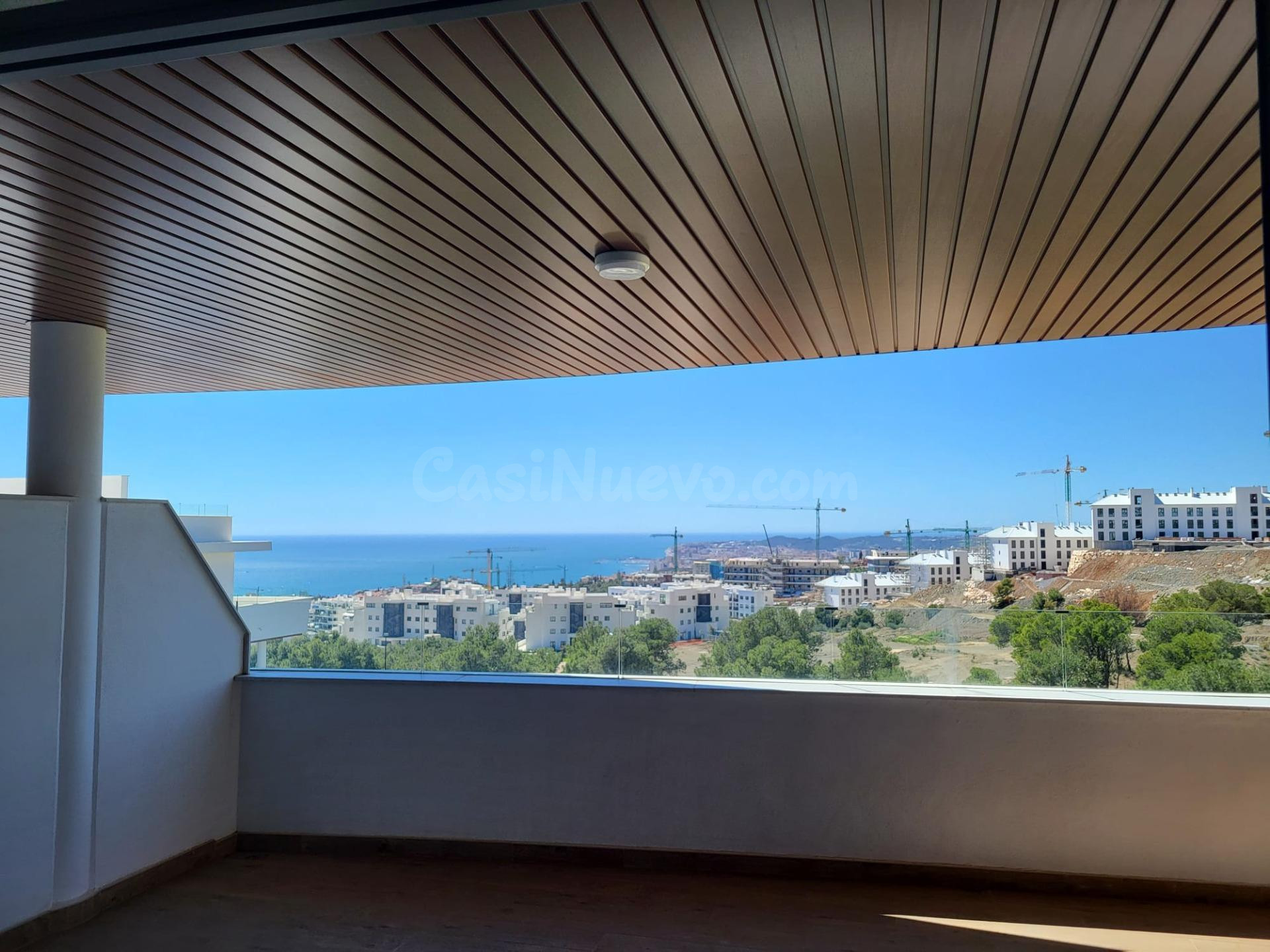 Apartamento de 2 dormitorios y 2 baños con vistas al mar. El