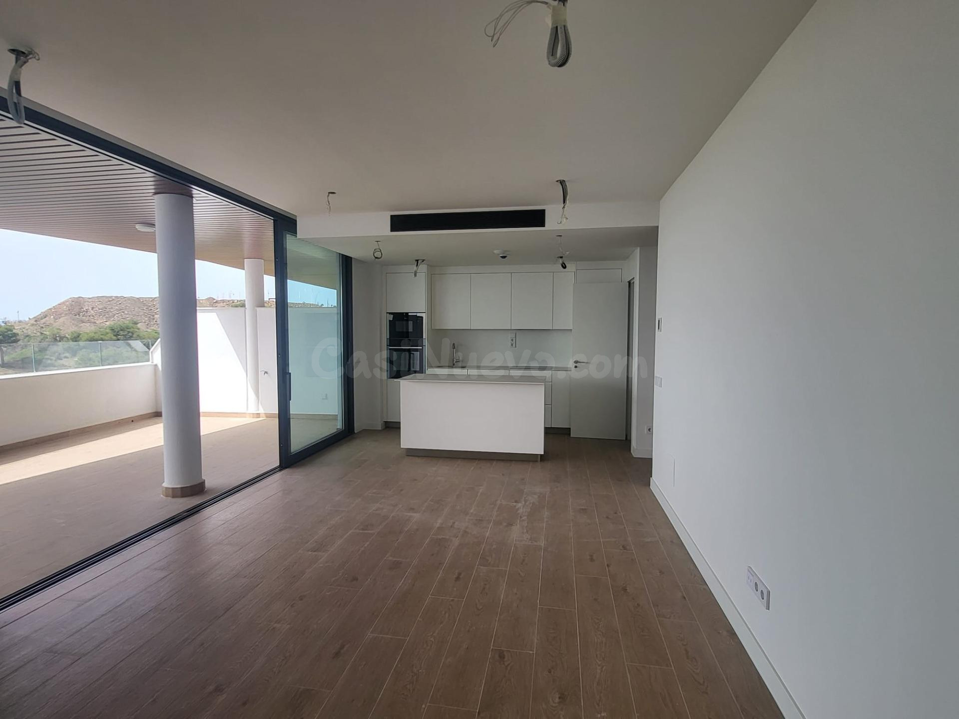 Apartamento de 2 dormitorios y 2 baños con vistas al mar. El - foto 2