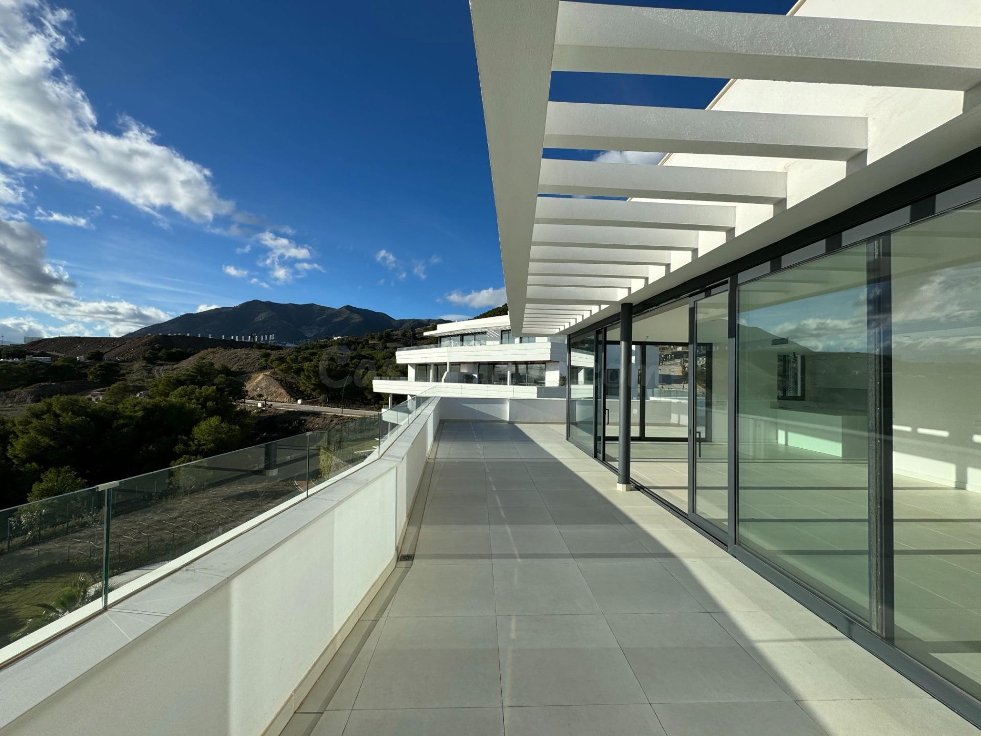 Ático de lujo de 3 dormitorios y 2 baños con vistas al mar.  - foto 2