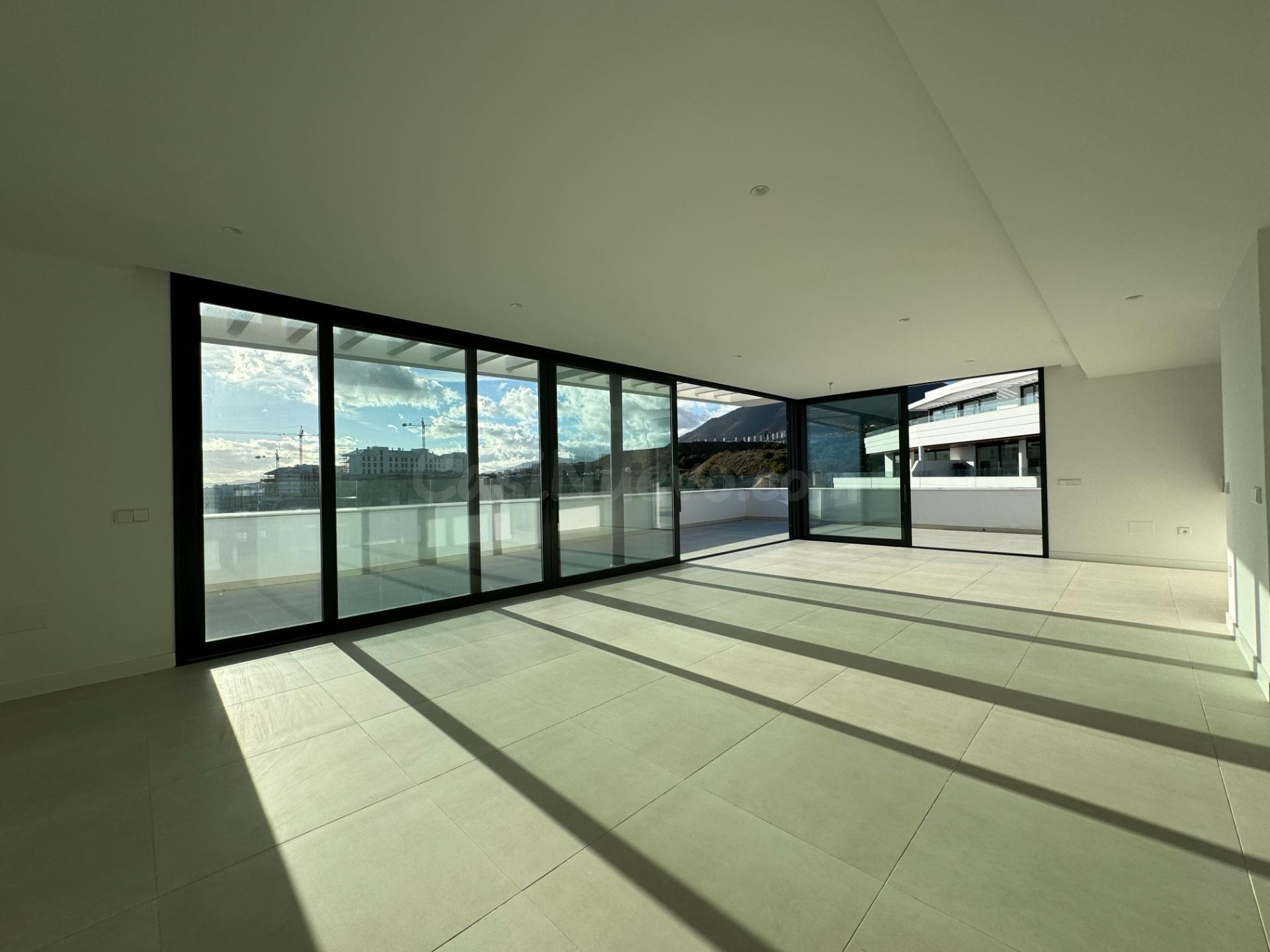 Ático de lujo de 3 dormitorios y 2 baños con vistas al mar.  - foto 4