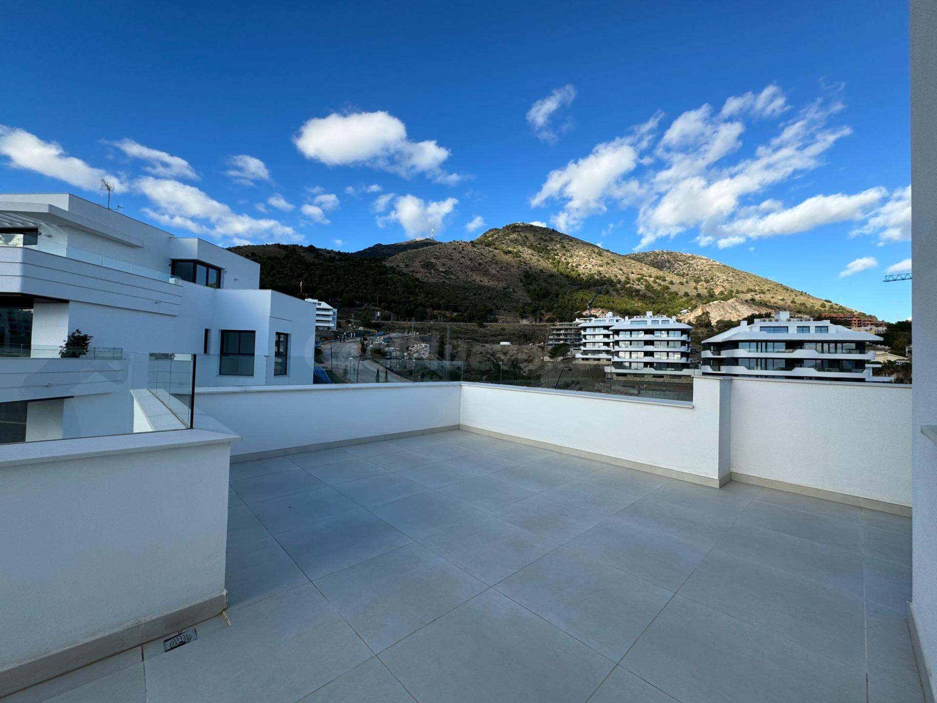 Ático de lujo de 3 dormitorios y 2 baños con vistas al mar.  - foto 5
