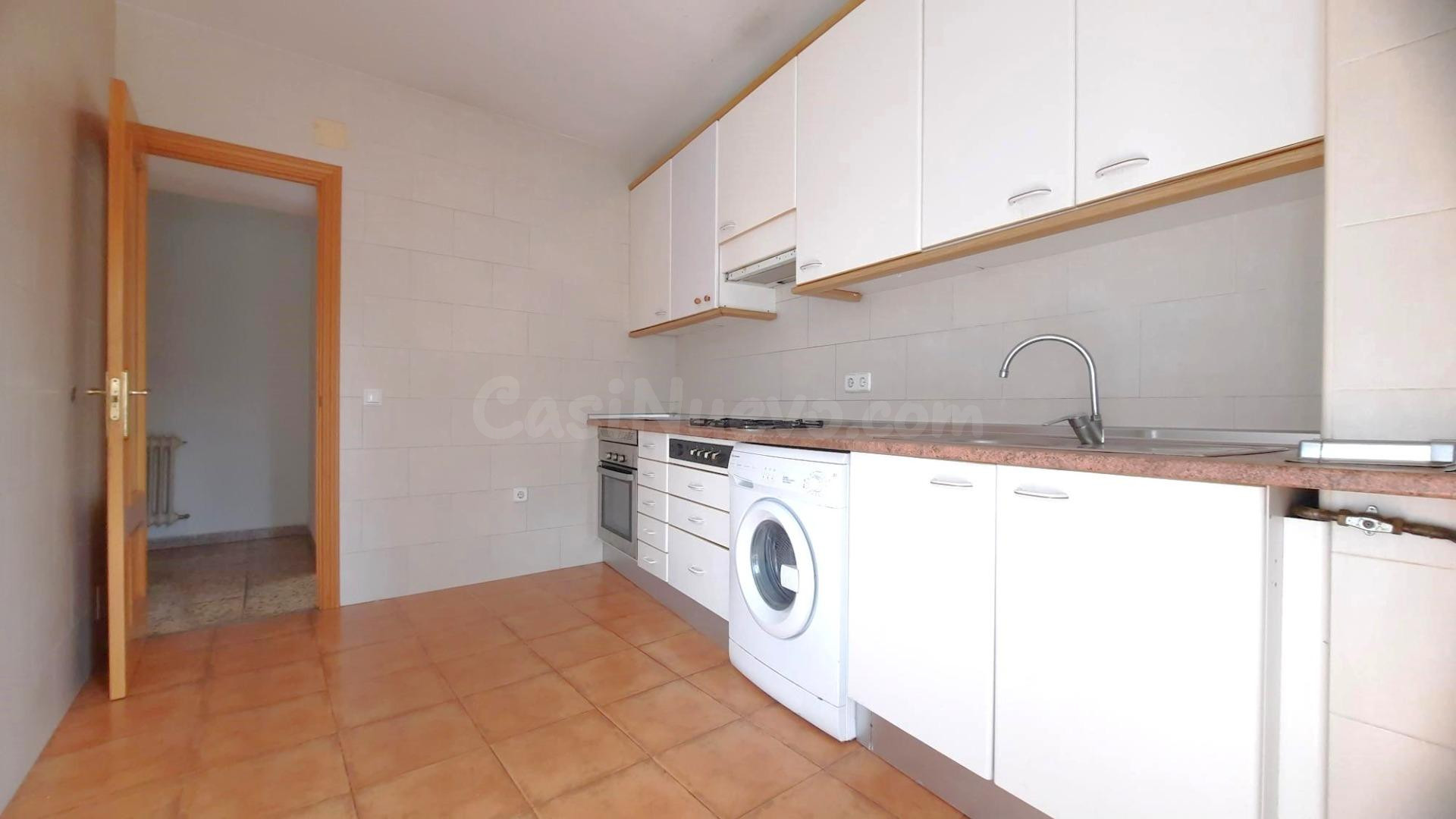 Piso de 3 dormitorios en Calle Pozuelo - foto 4