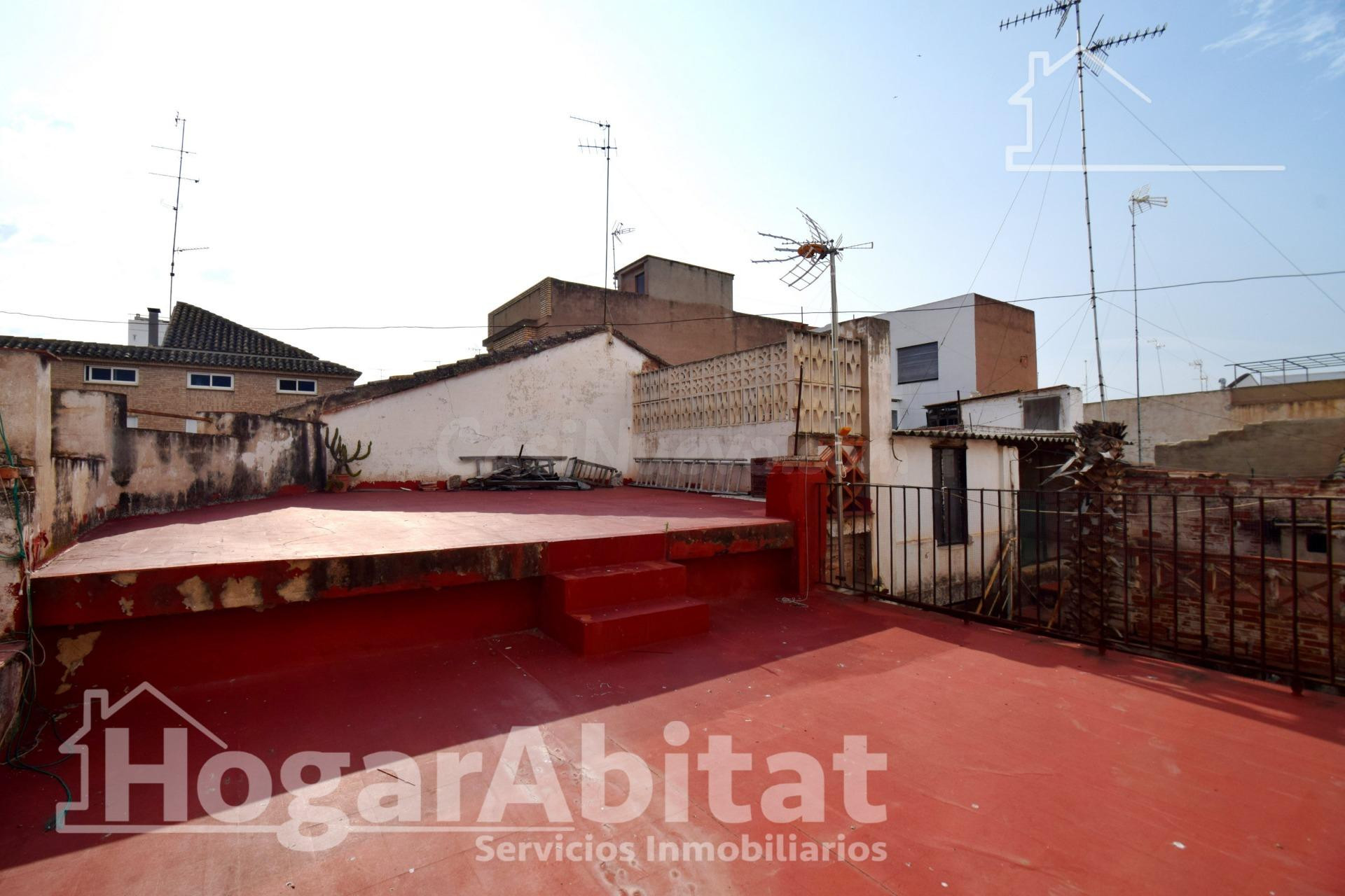 ESPACIOSA CASA CON MUCHAS POSIBILIDADES CERCA DEL METRO - foto 5