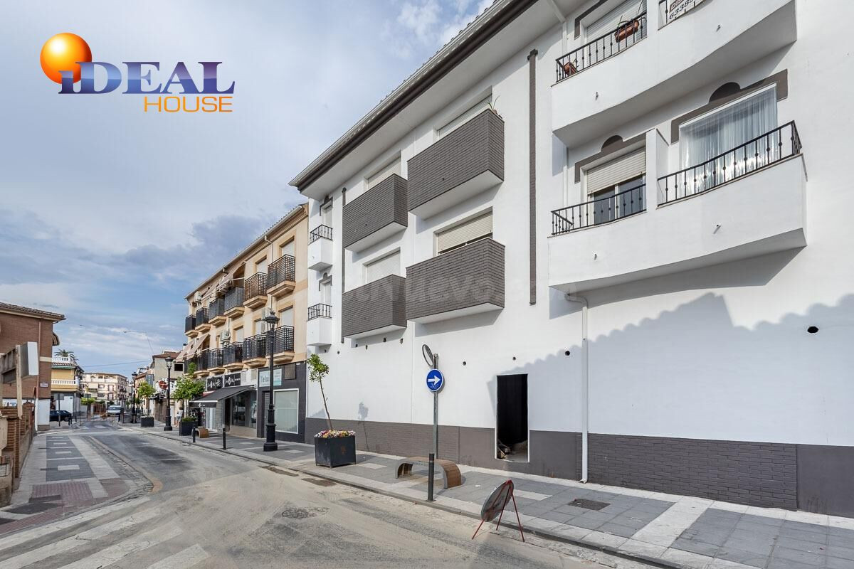 GRAN LOCAL EN EL CENTRO DE OGÍJARES