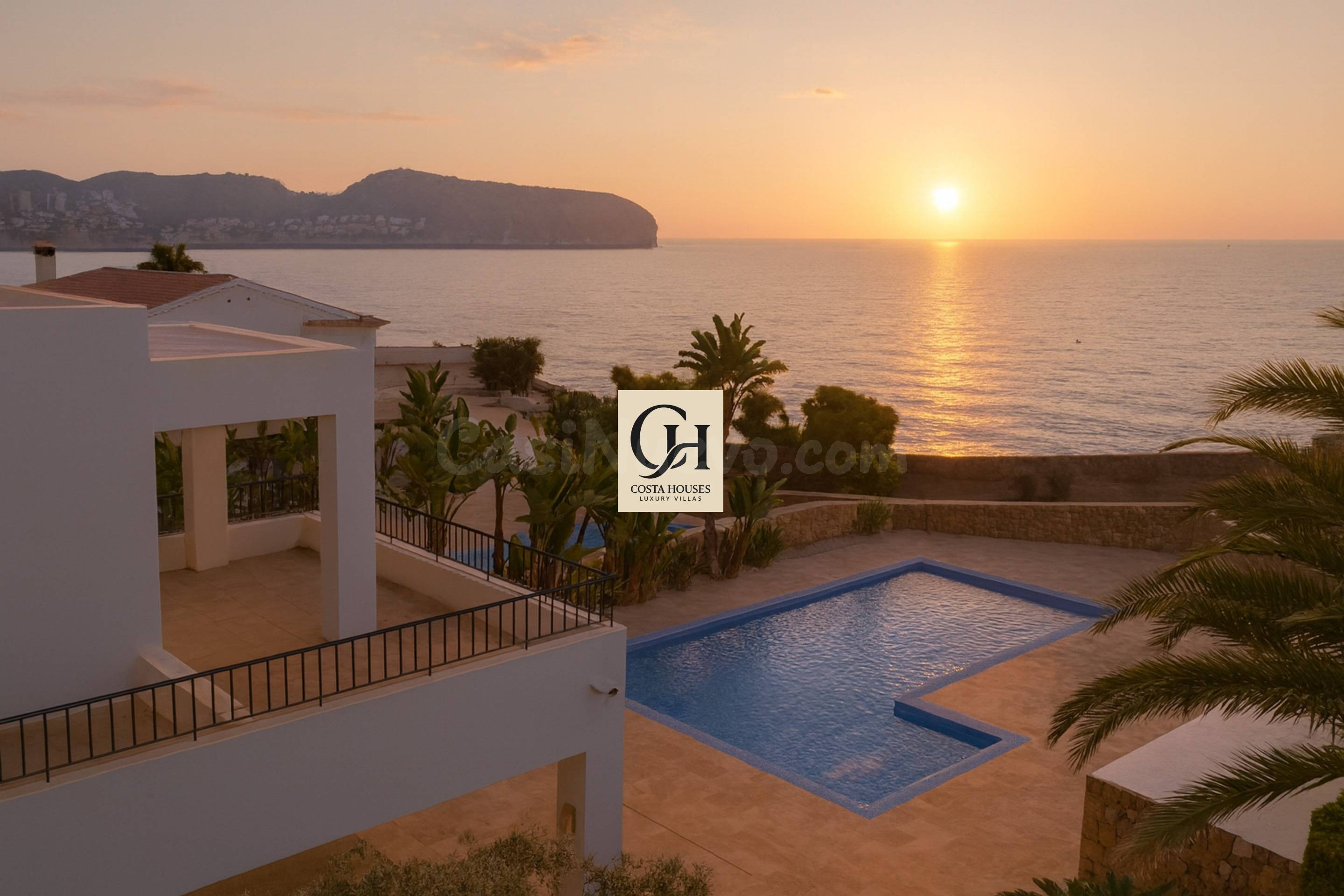 VILLA ANDRAGO · LUJO Y EXCLUSIVIDAD EN PRIMERA LINEA DE MAR 