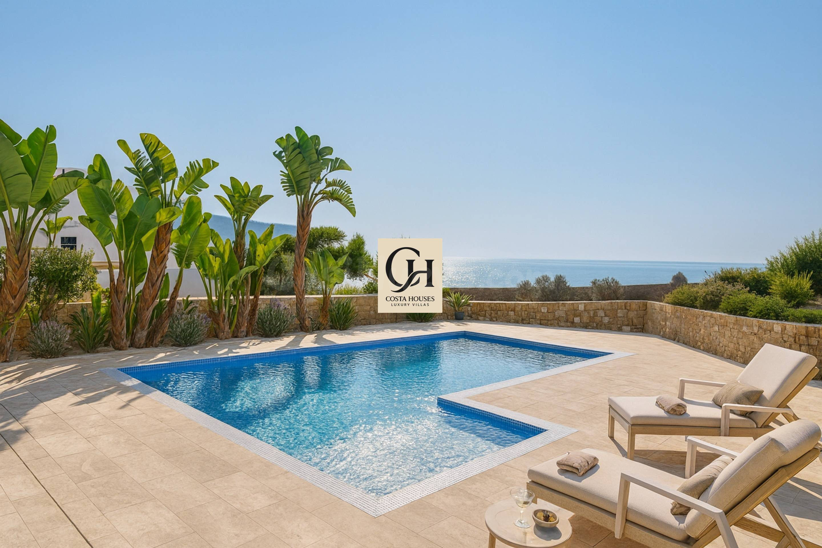 VILLA ANDRAGO · RESIDENCIA DE LUJO FRENTE AL MAR EN ANDRAGO 