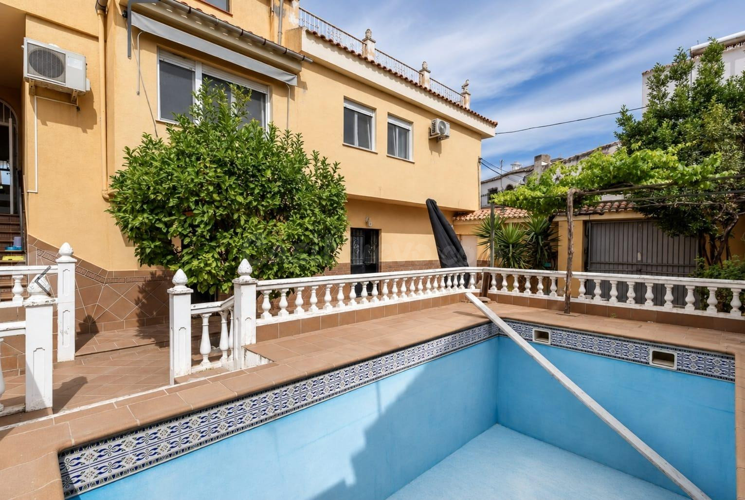 CHALET ADOSADO EN OGIJARES ( GRANADA)