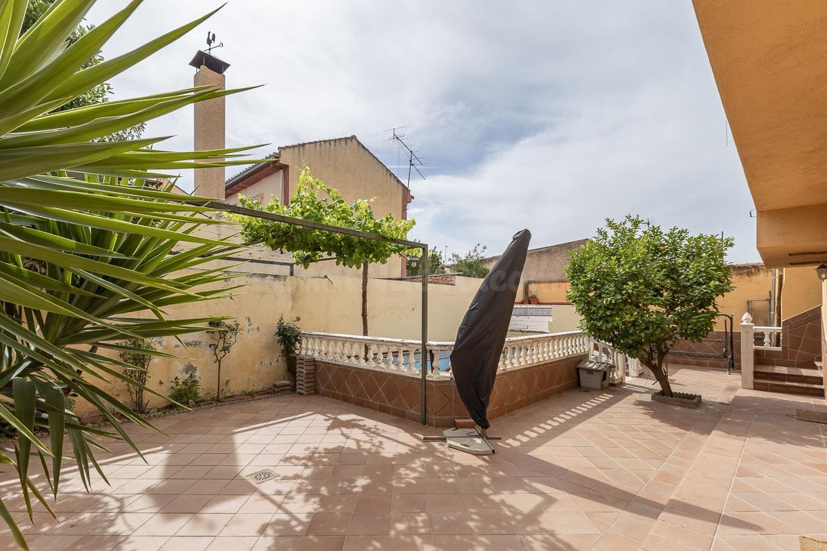 CHALET ADOSADO EN OGIJARES ( GRANADA) - foto 2