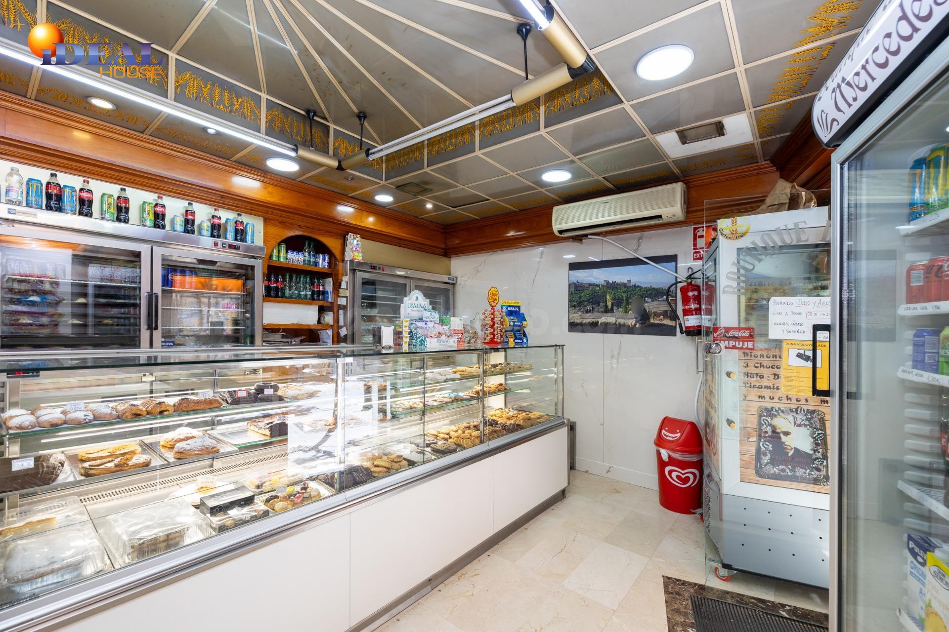 Oportunidad de negocio por jubilación. Se vende local con ne - foto 4