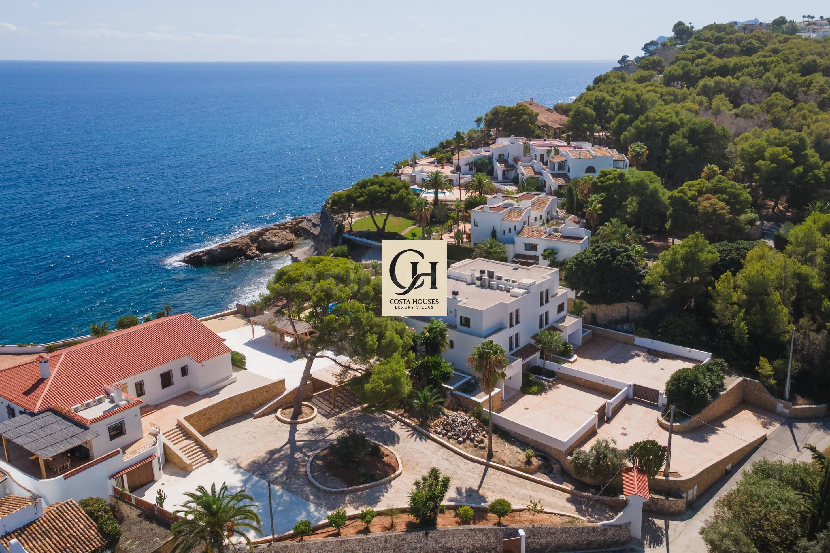 VILLA ANDRAGO BAY · ICONICA RESIDENCIA DE LUJO EN PRIMERA LI