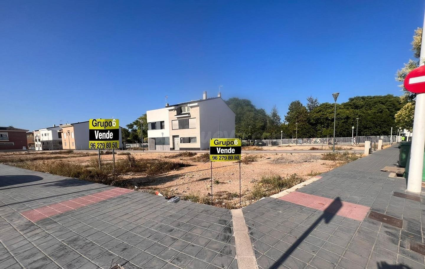 VENDE PARCELA EN LLIRIA