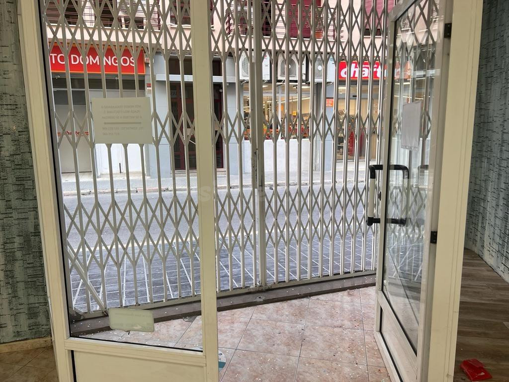 AMPLIO LOCAL COMERCIAL EN EL CENTRO DE LA POBLACIÓN - foto 3