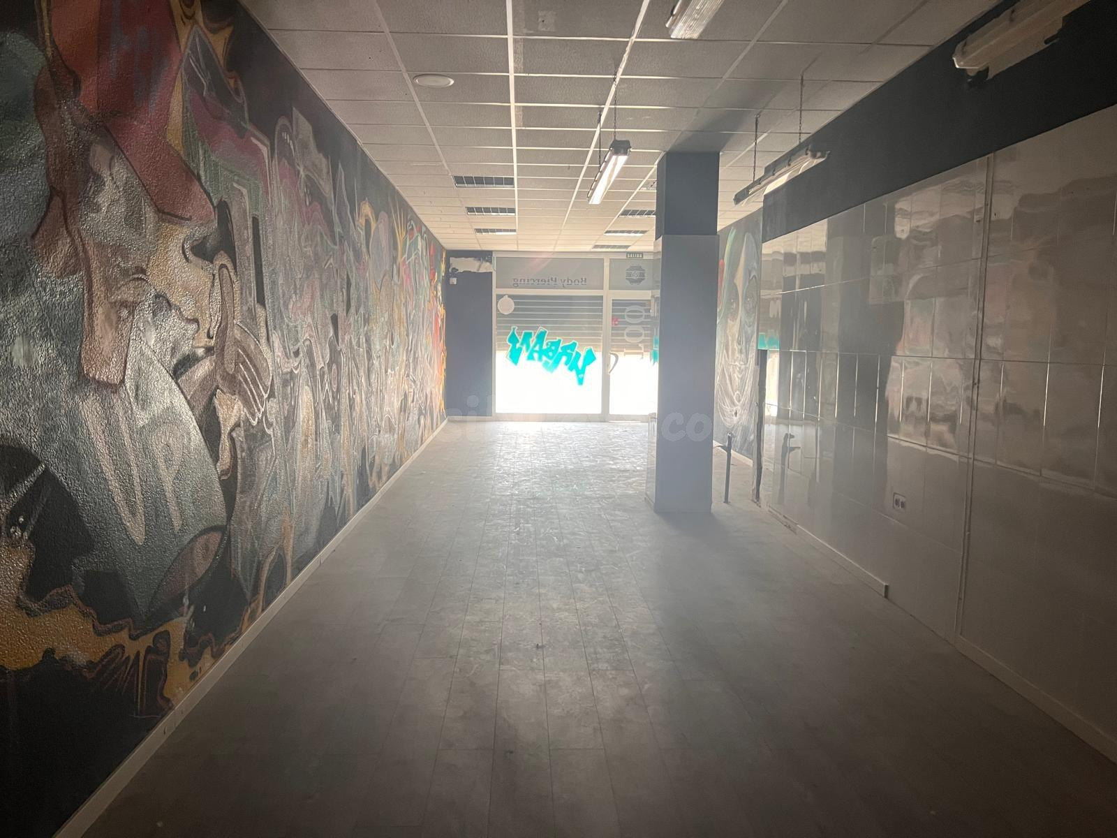 LOCAL COMERCIAL EN ALQUILER - foto 4
