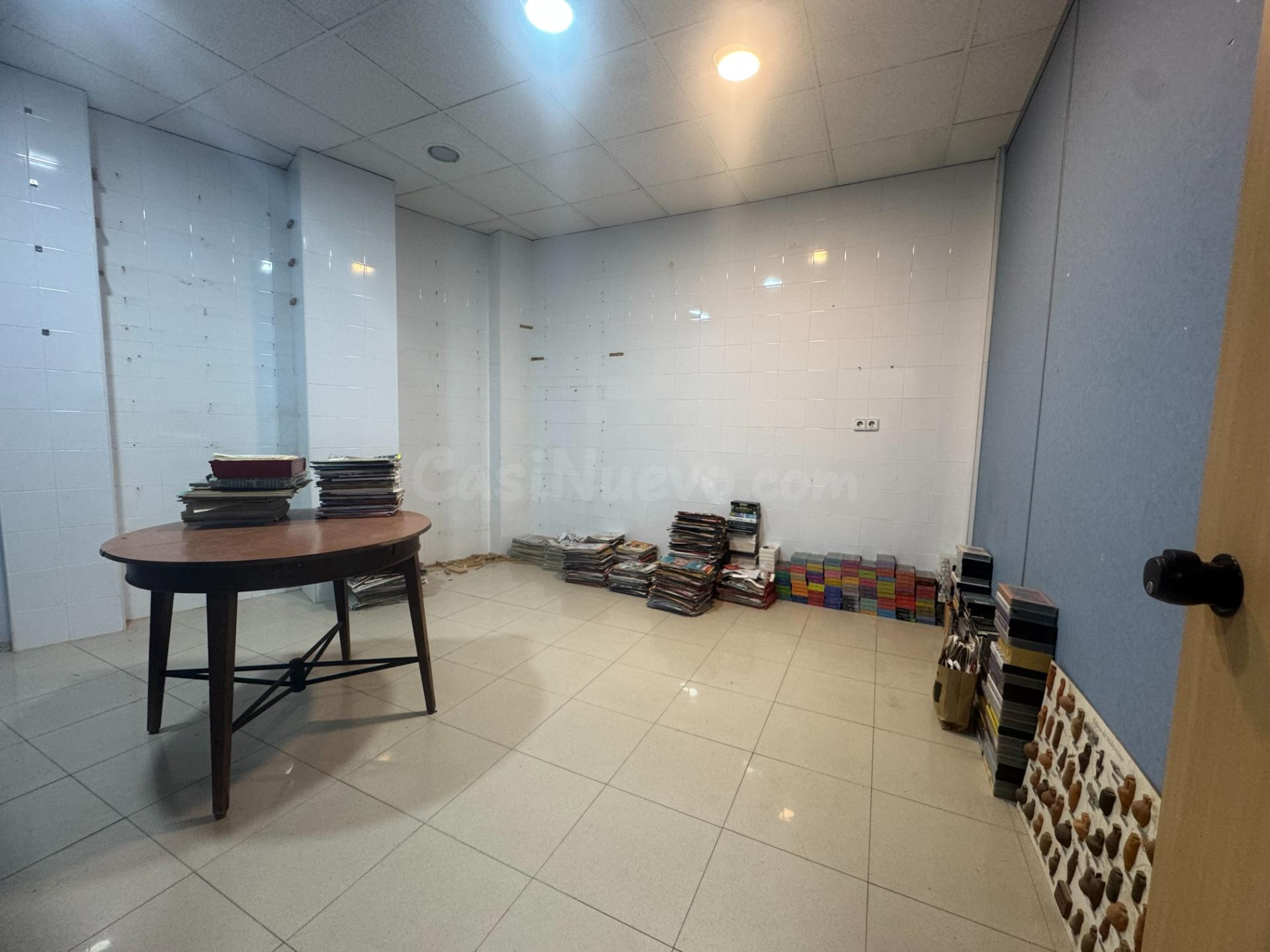 SE VENDE AMPLIA PLANTA BAJA EN LLIRIA