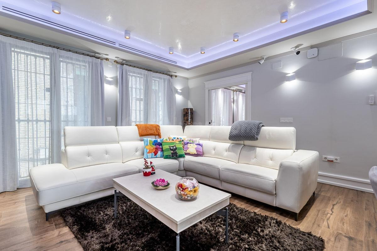 Exclusiva vivienda de nueva construcción en el corazón de Gr - foto 3