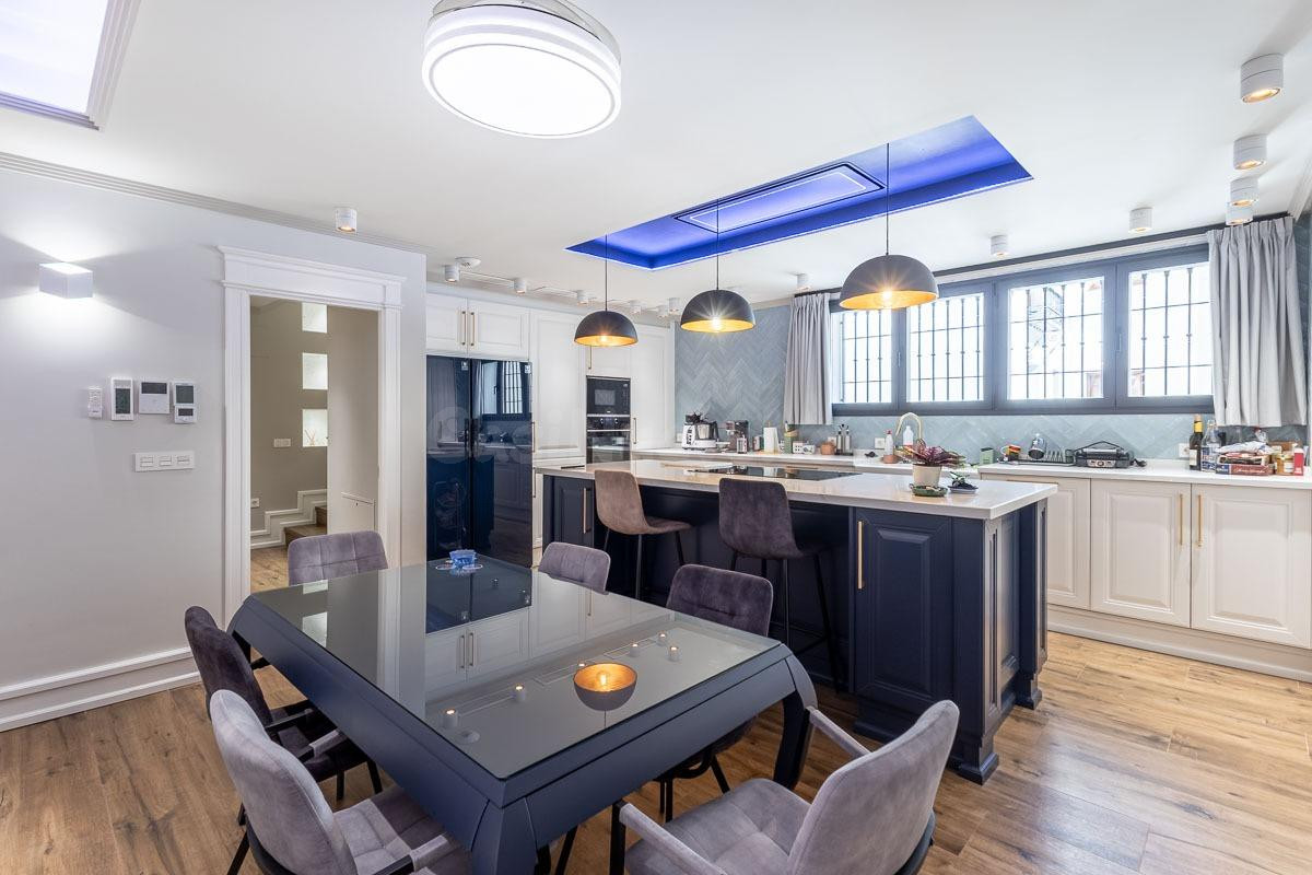 Exclusiva vivienda de nueva construcción en el corazón de Gr - foto 4