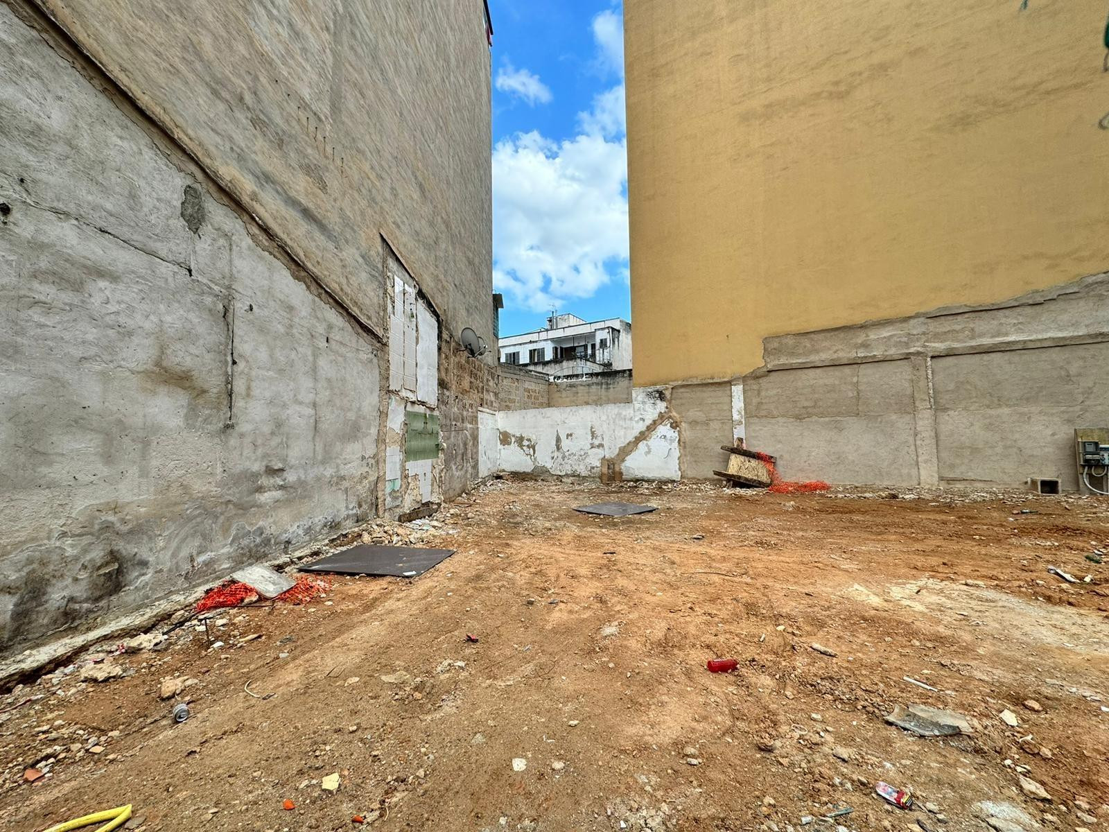 Terreno urbano con licencia concedida para desarrollo reside - foto 5