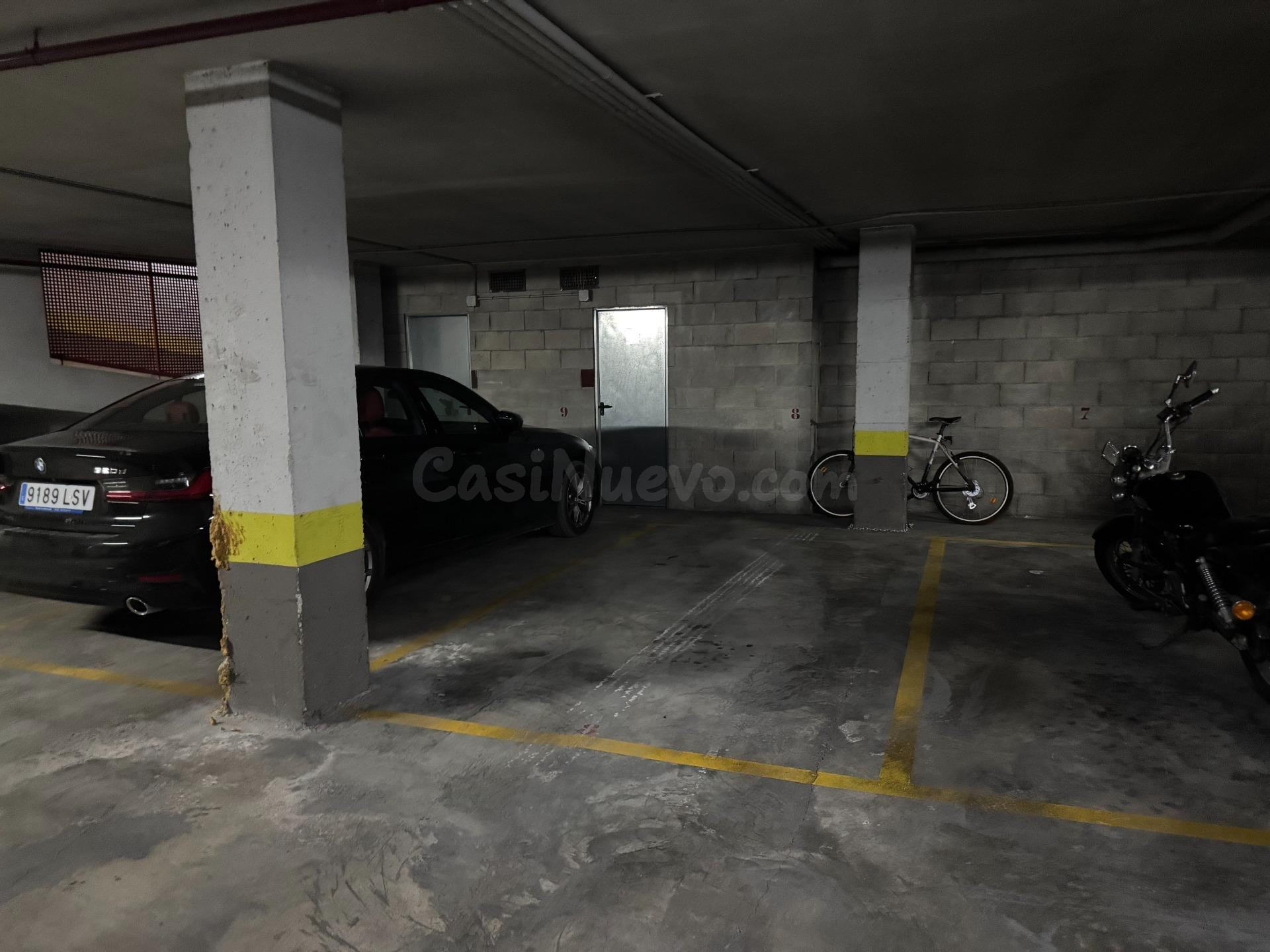 PLAZA DE GARAJE EN EDIFICIO SEMINUEVO DE LLIRIA - foto 2