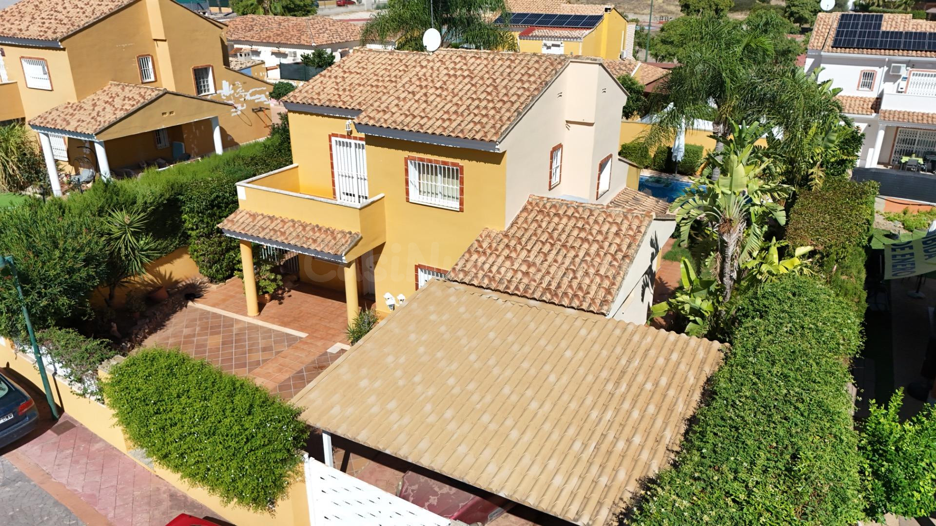 CHALET EN UNA DE LAS MEJORES URBANIZACIONES DE LLIRIA - foto 3