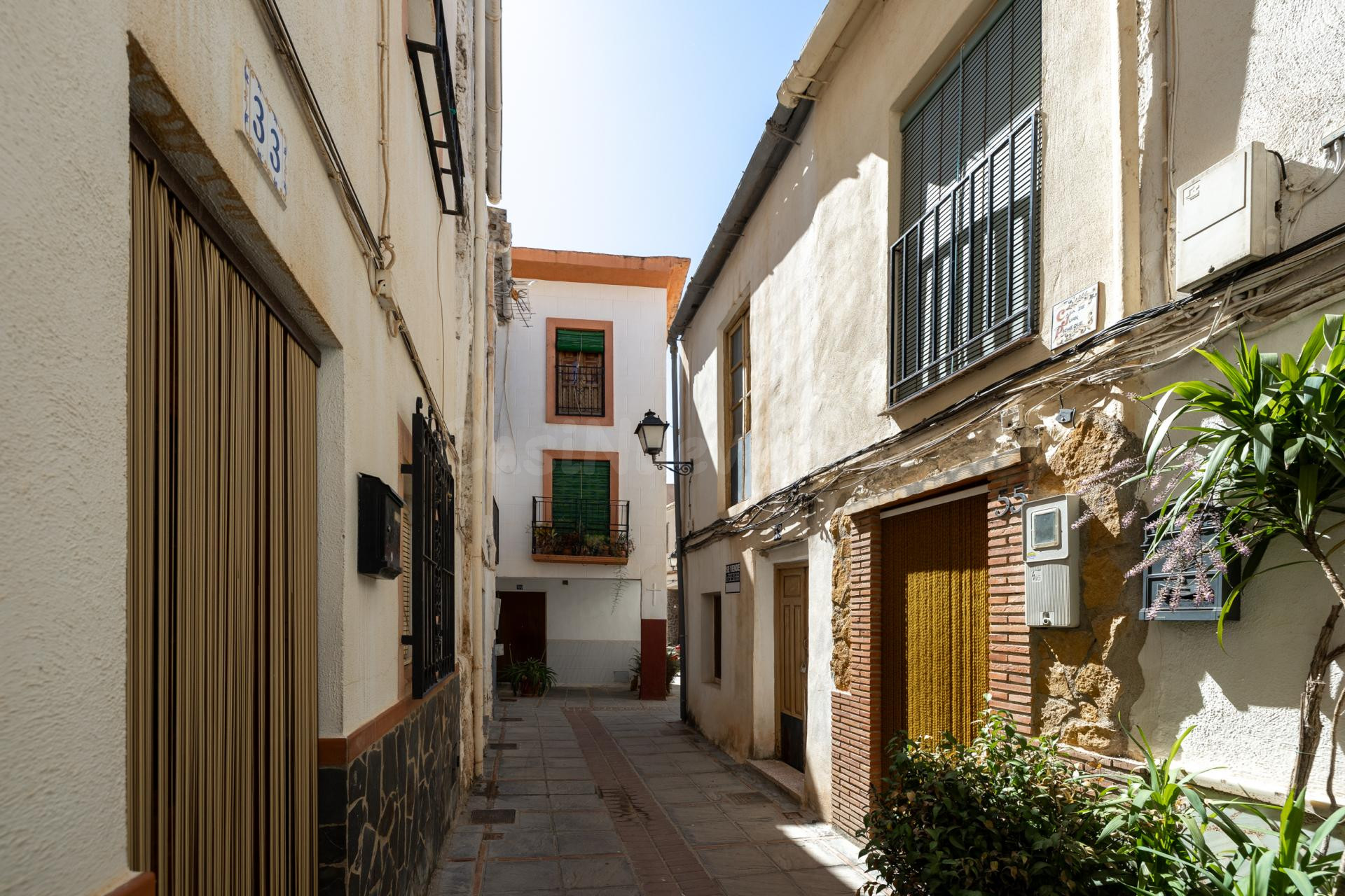 Casa de pueblo con terraza y jardín en el centro de Lanjarón - foto 2