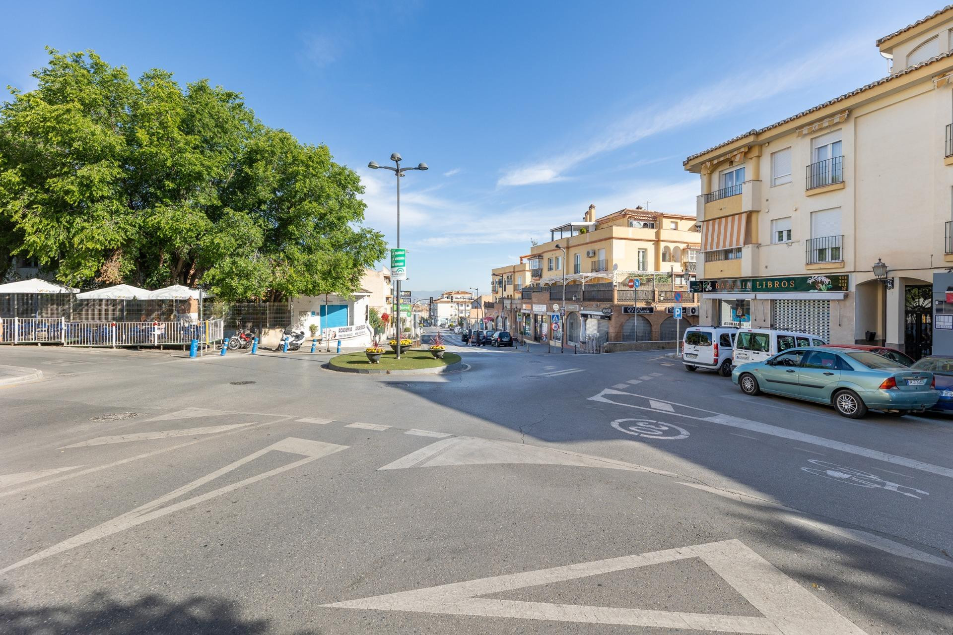 LOCAL COMERCIAL CON 100M2 EN LA ZUBIA - foto 2