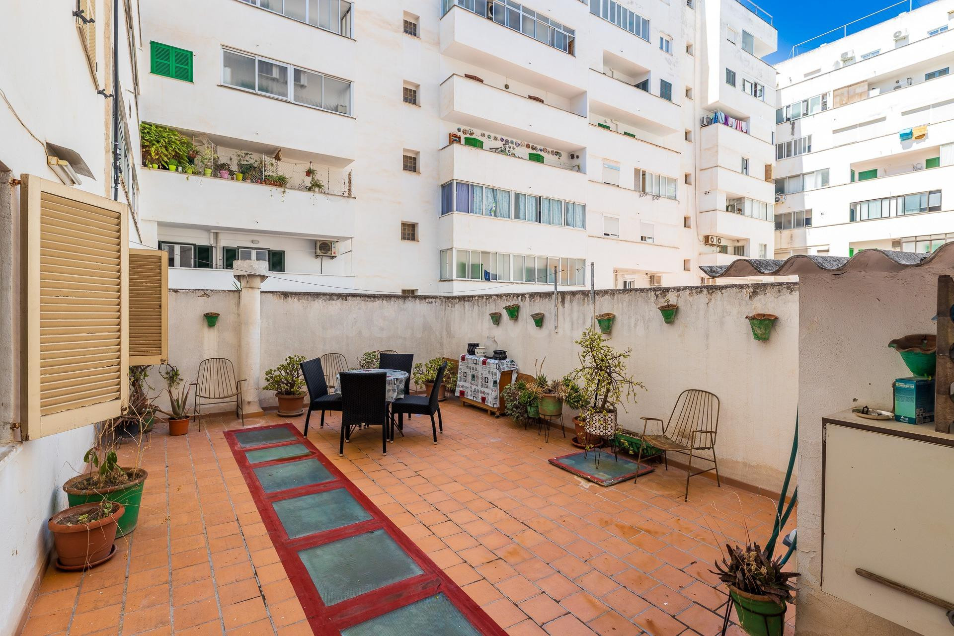 Amplio primer piso con ascensor y terraza en planta en Santa