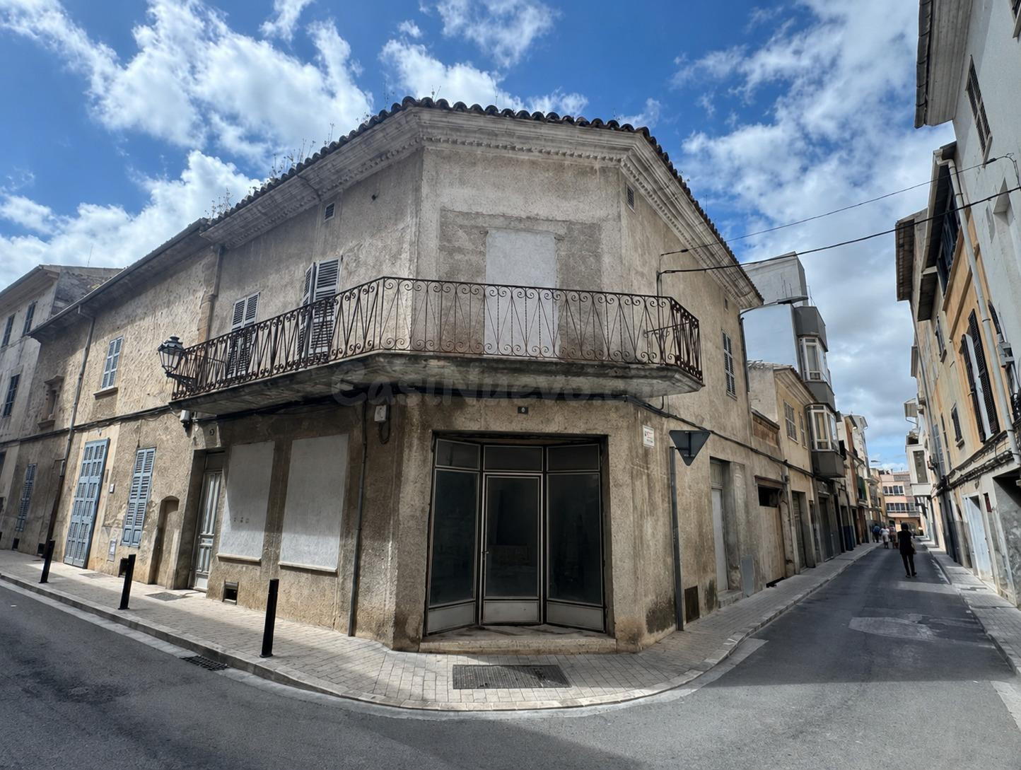 Casa de esquina para reformar con proyecto visado y licencia