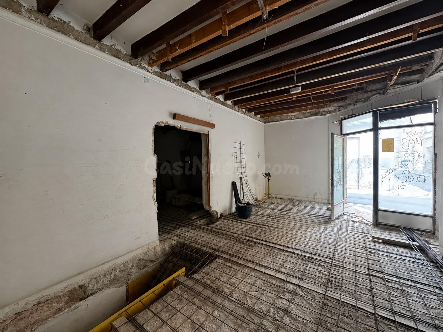 Casa de esquina para reformar con proyecto visado y licencia - foto 4