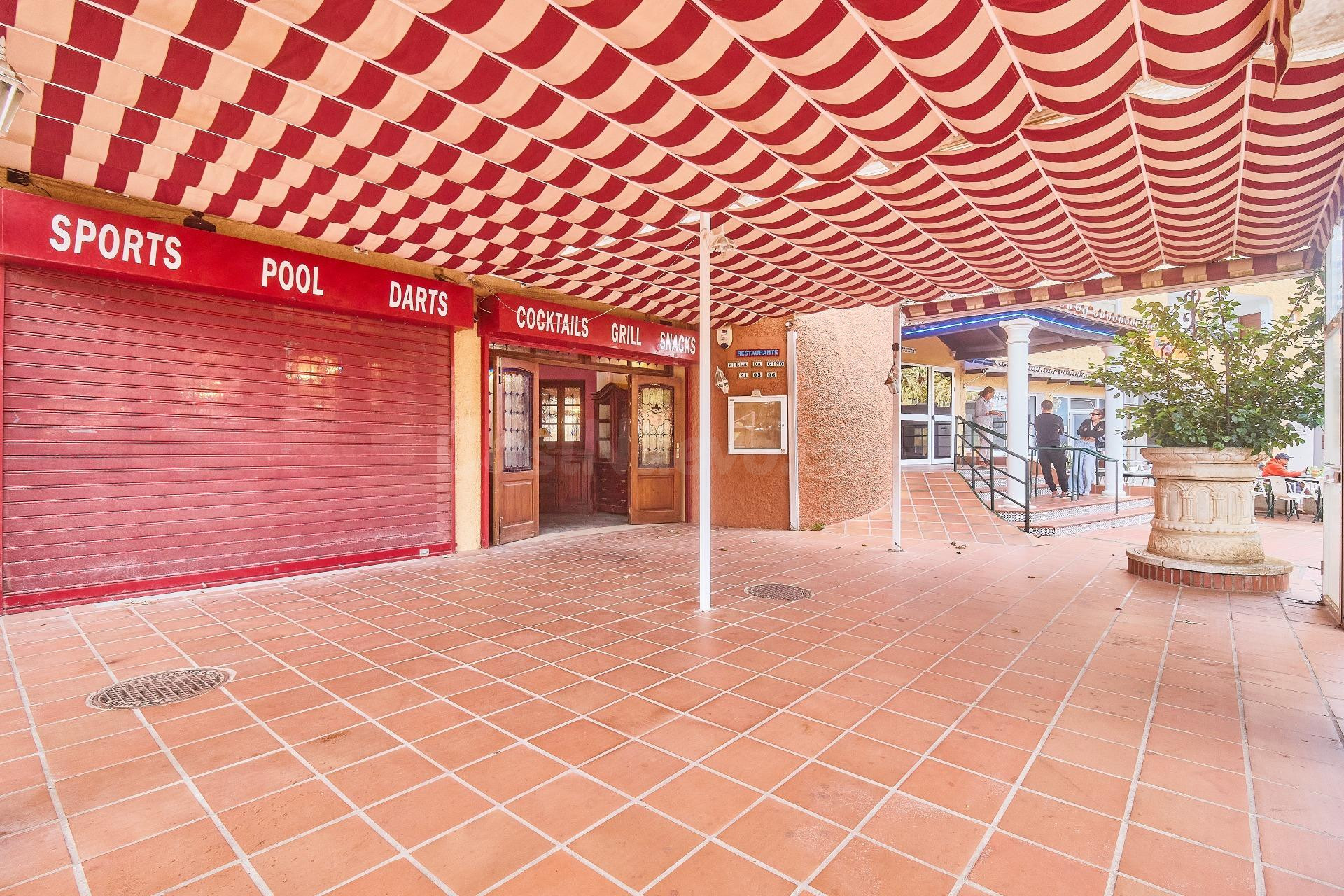 Restaurante Urb Marbesa 417m2, terraza de 56m2, cap.150 pers - foto 2