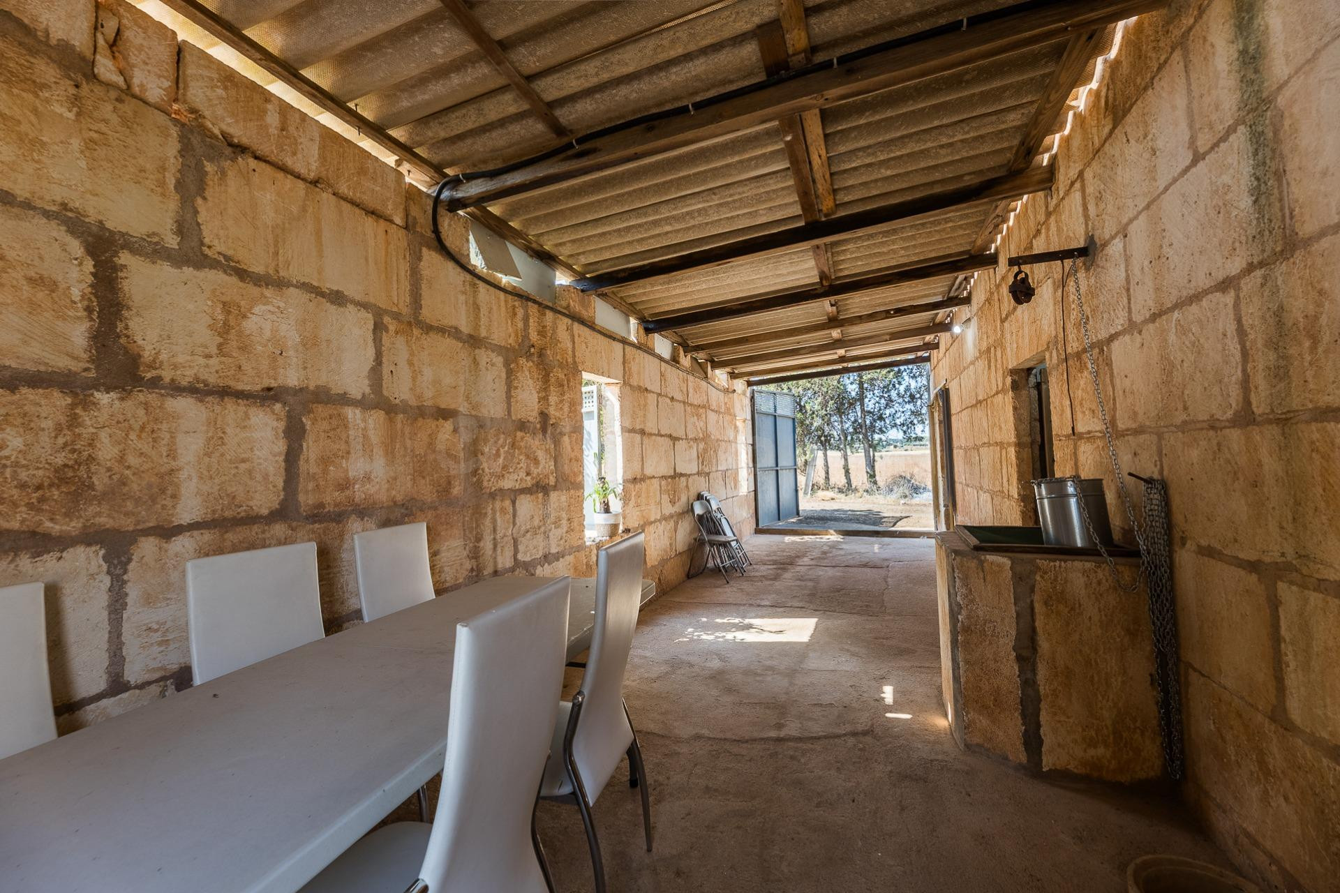 Finca rústica con pozo, luz GESA y proyecto con piscina - foto 3