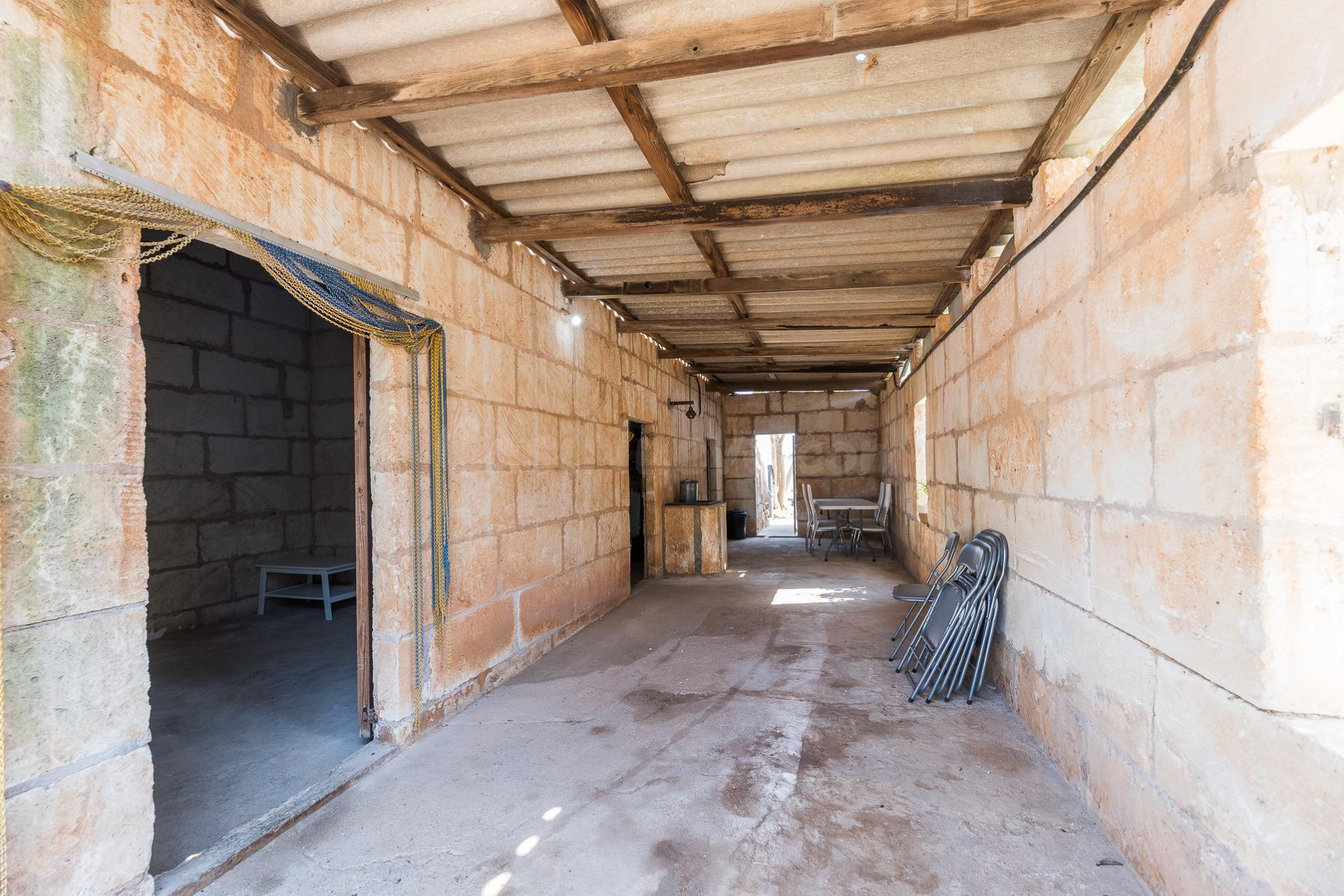 Finca rústica con pozo, luz GESA y proyecto con piscina - foto 4