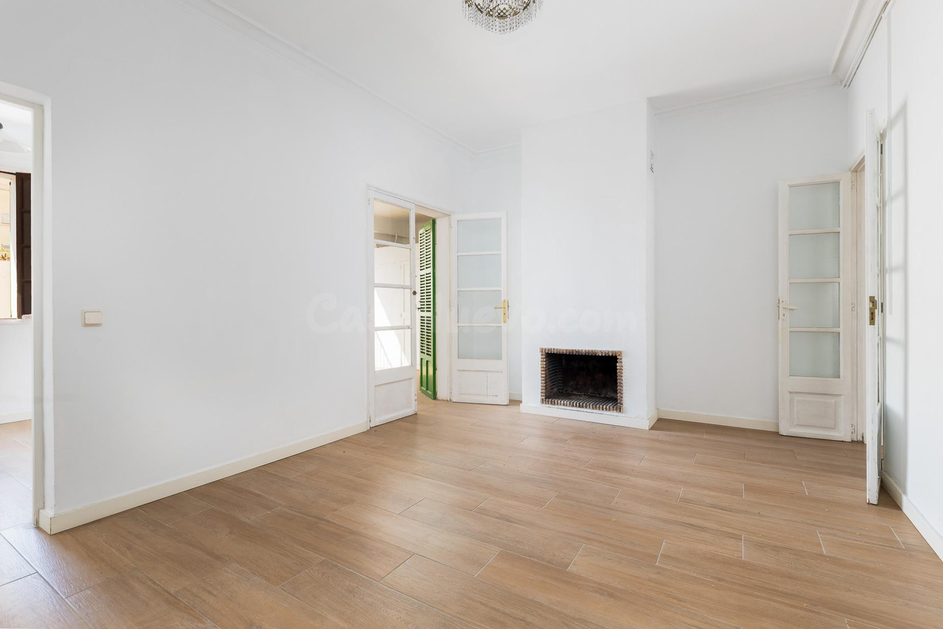 Ático luminoso con terraza solárium privativa y 3 trasteros  - foto 4