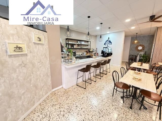 SE TRASPASA CAFETERÍA CON SALIDA DE HUMOS - foto 3