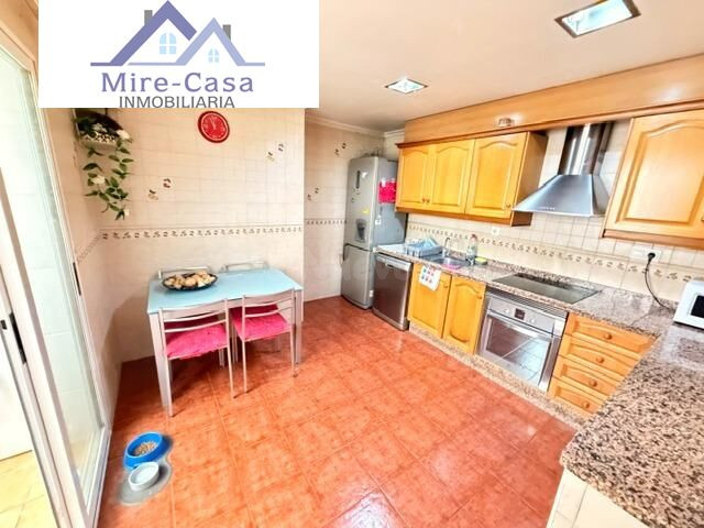 Amplio y Luminoso Piso en Carrús Este, Elche - €174,000,  CE