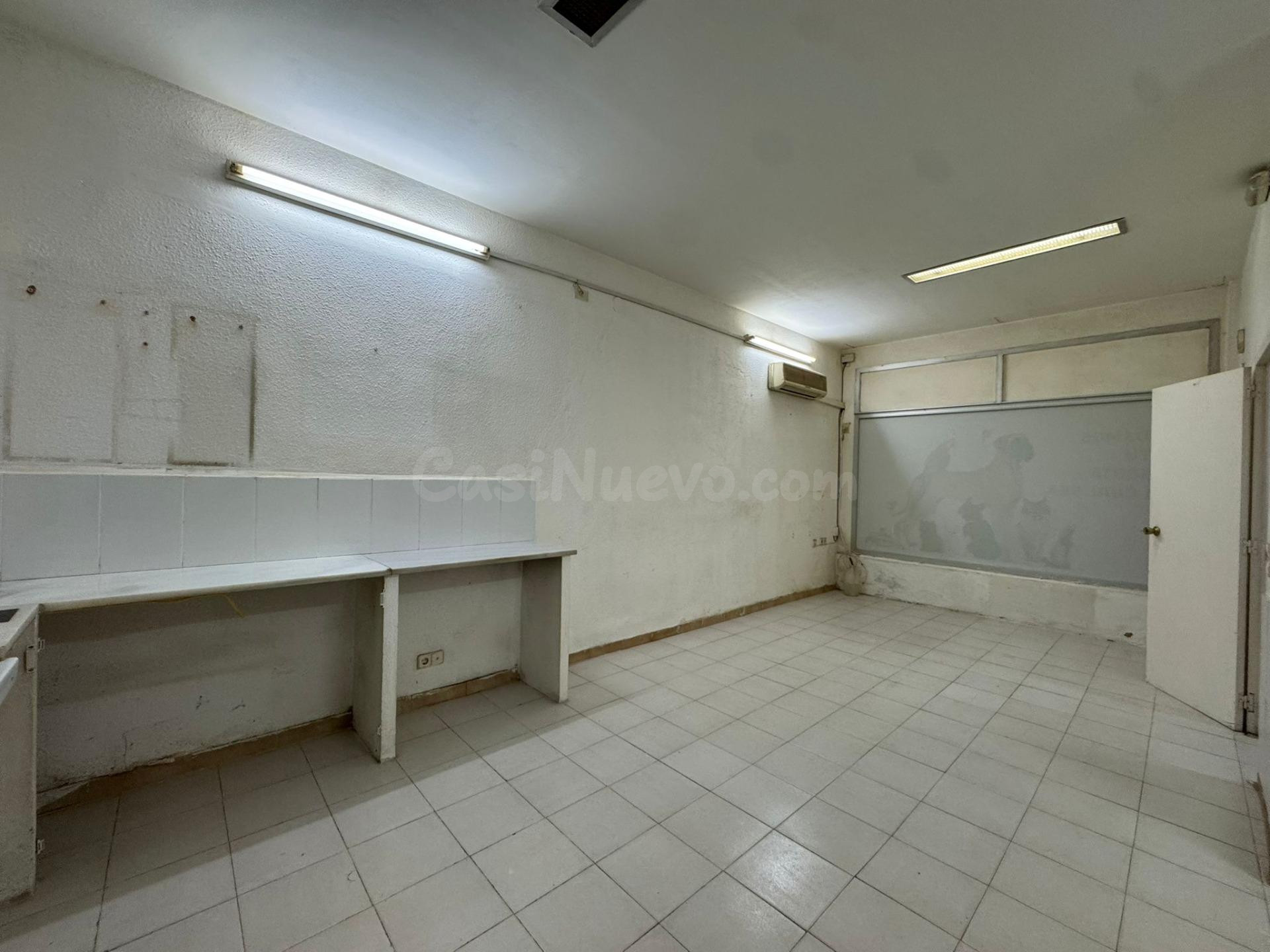 LOCAL COMERCIAL MUY BIEN SITUADO - foto 3