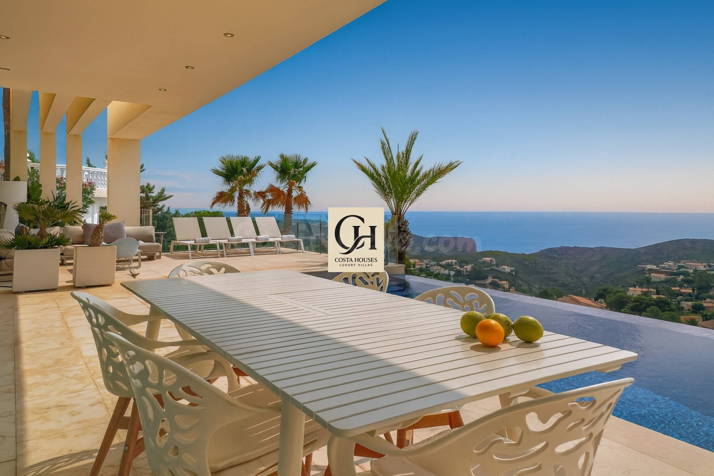 VILLA DALI · 4 DORMITORIOS Y VISTAS PANORAMICAS AL MAR EN CU