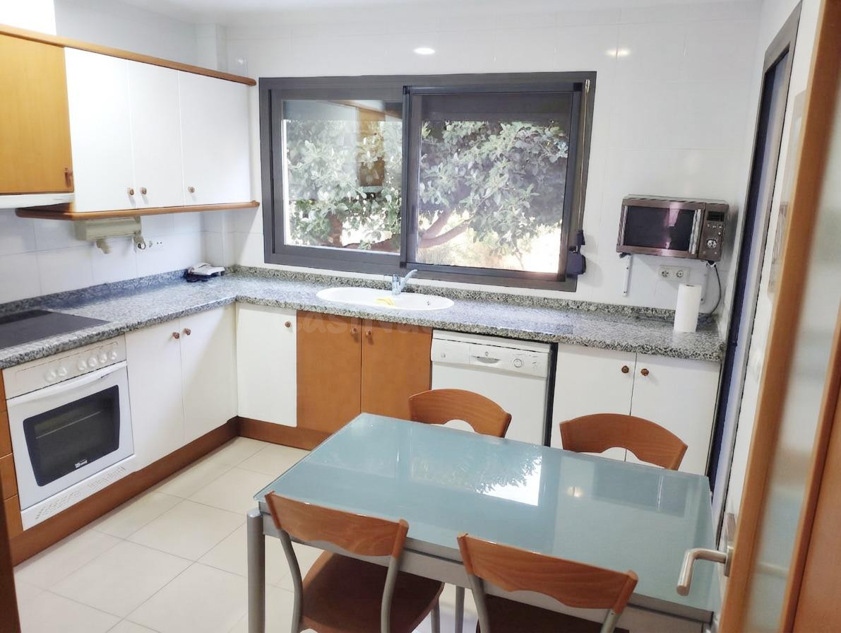 Alquiler anual de bajo dúplex en urbanización Azahares - foto 4