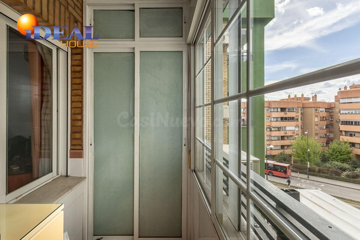 ¡Magnífico piso en venta en la zona de Mondragones, Granada! - foto 2