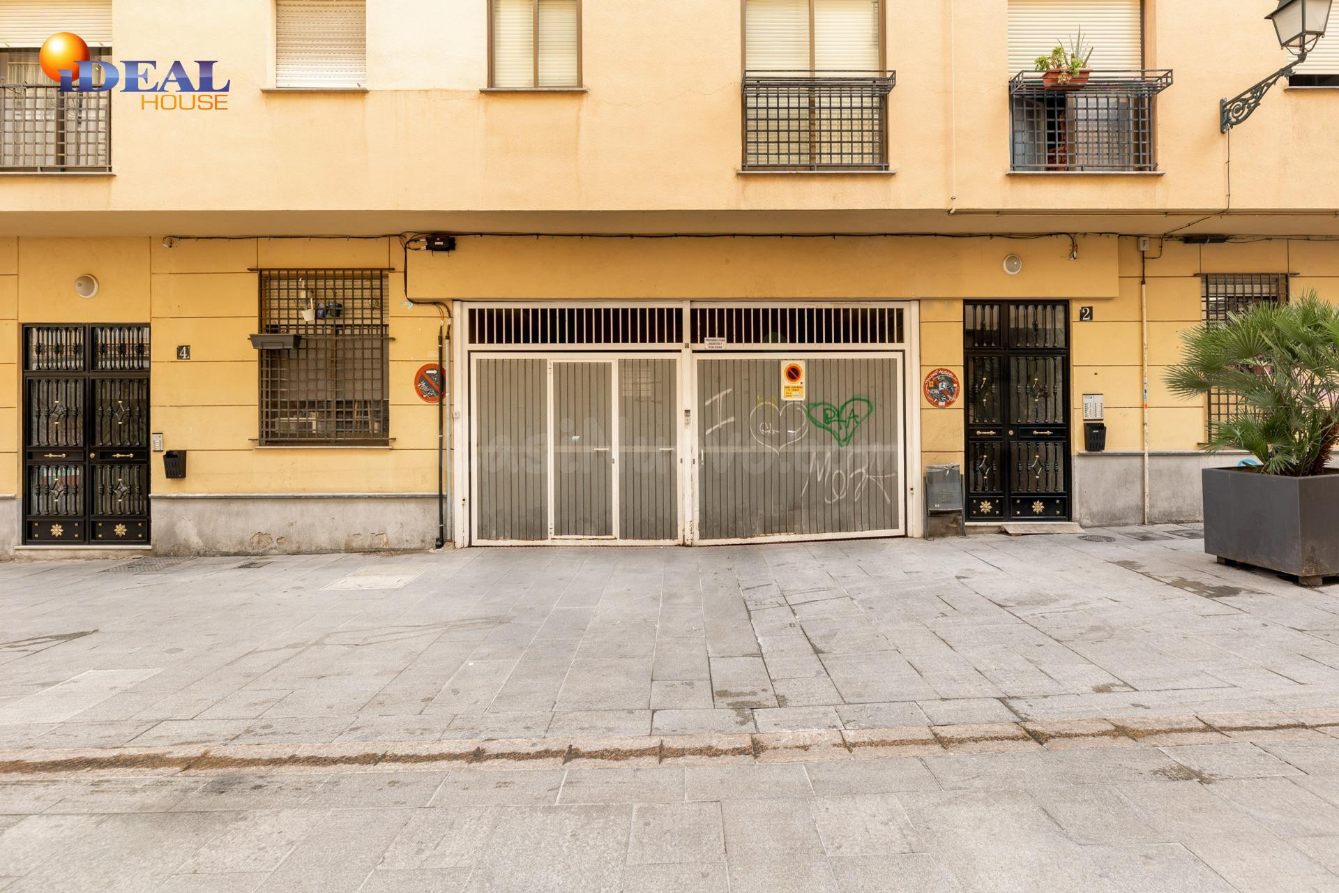 SE VENDE PLAZA DE GARAJE JUNTO PLAZA DE GRACIA (USUFRUCTO) - foto 5