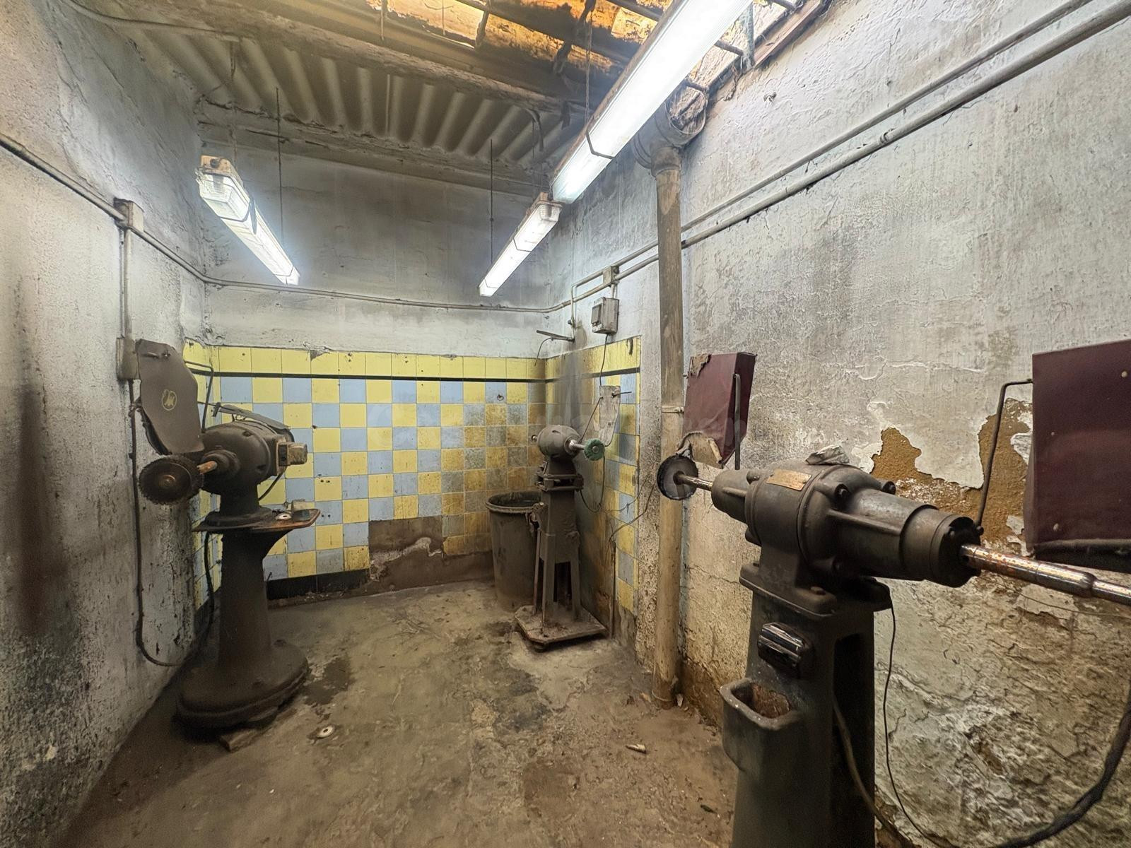 LOCAL COMERCIAL CON POSIBILIDAD DE CAMBIO A VIVIENDA EN PLEN - foto 5
