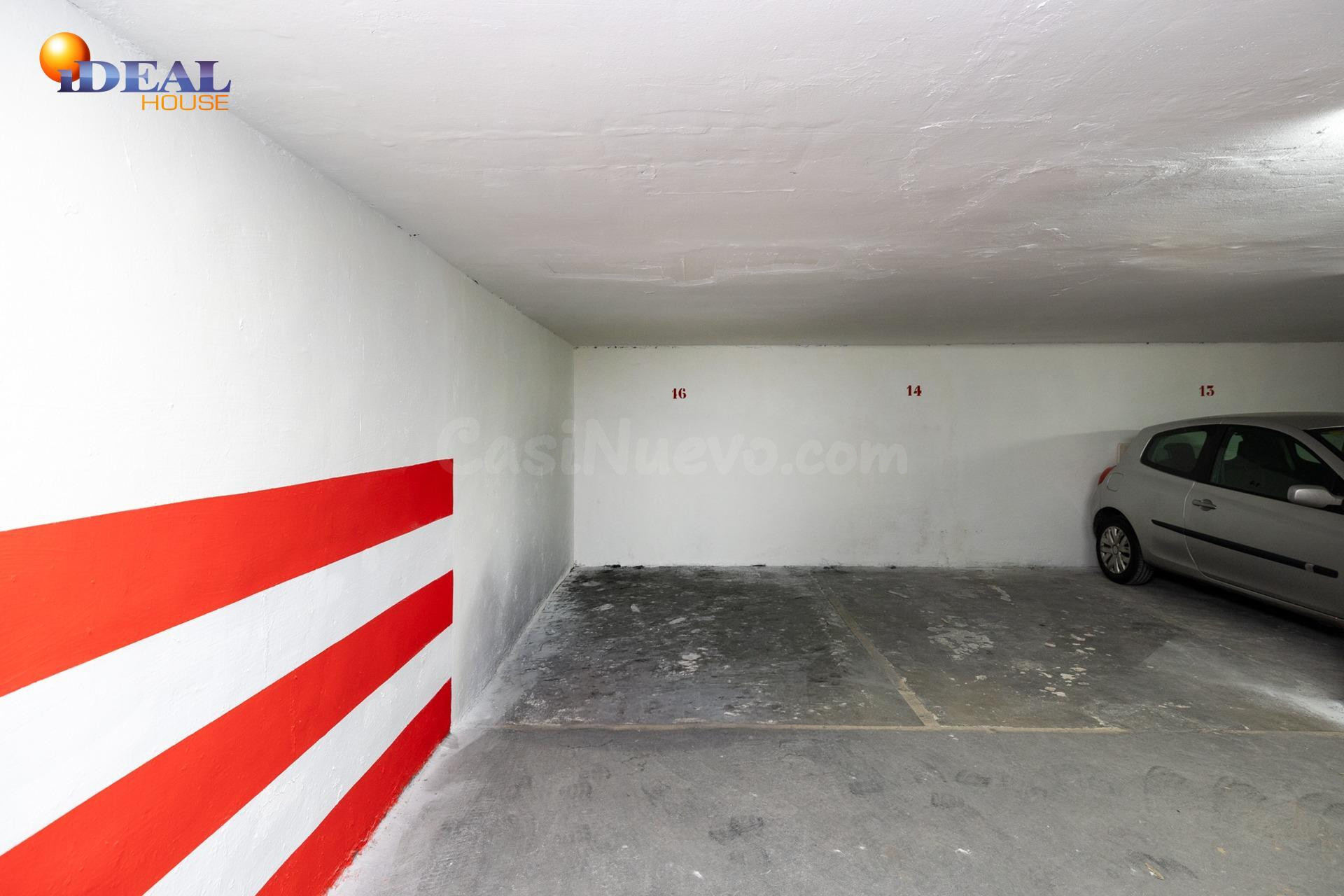 SE VENDE PLAZA DE GARAJE PARA COCHE PEQUEÑO JUNTO PLAZA GRAC - foto 3