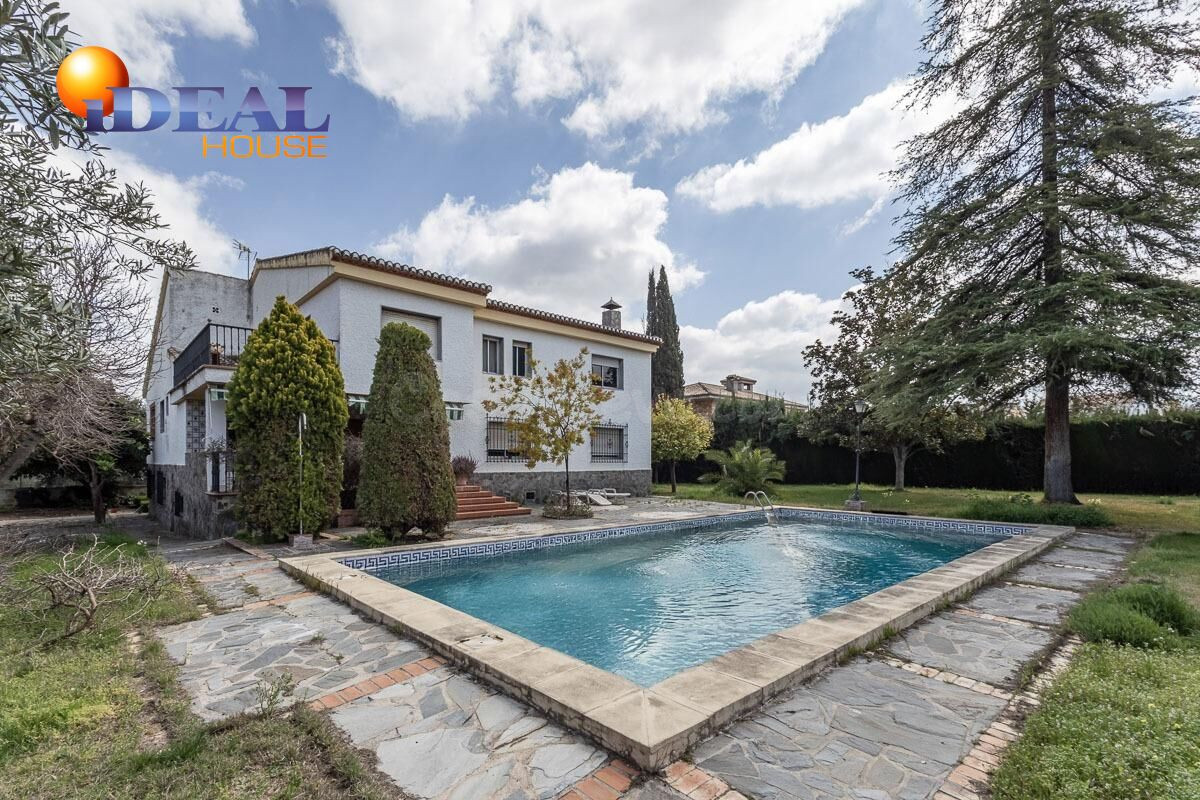 CHALET EN OGIJARES