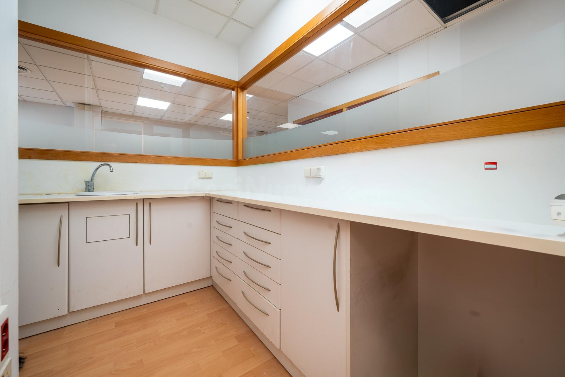 GRAN LOCAL COMERCIAL DE 277 m2 EN ZONA LAS AVENIDAS – PALMA - foto 4
