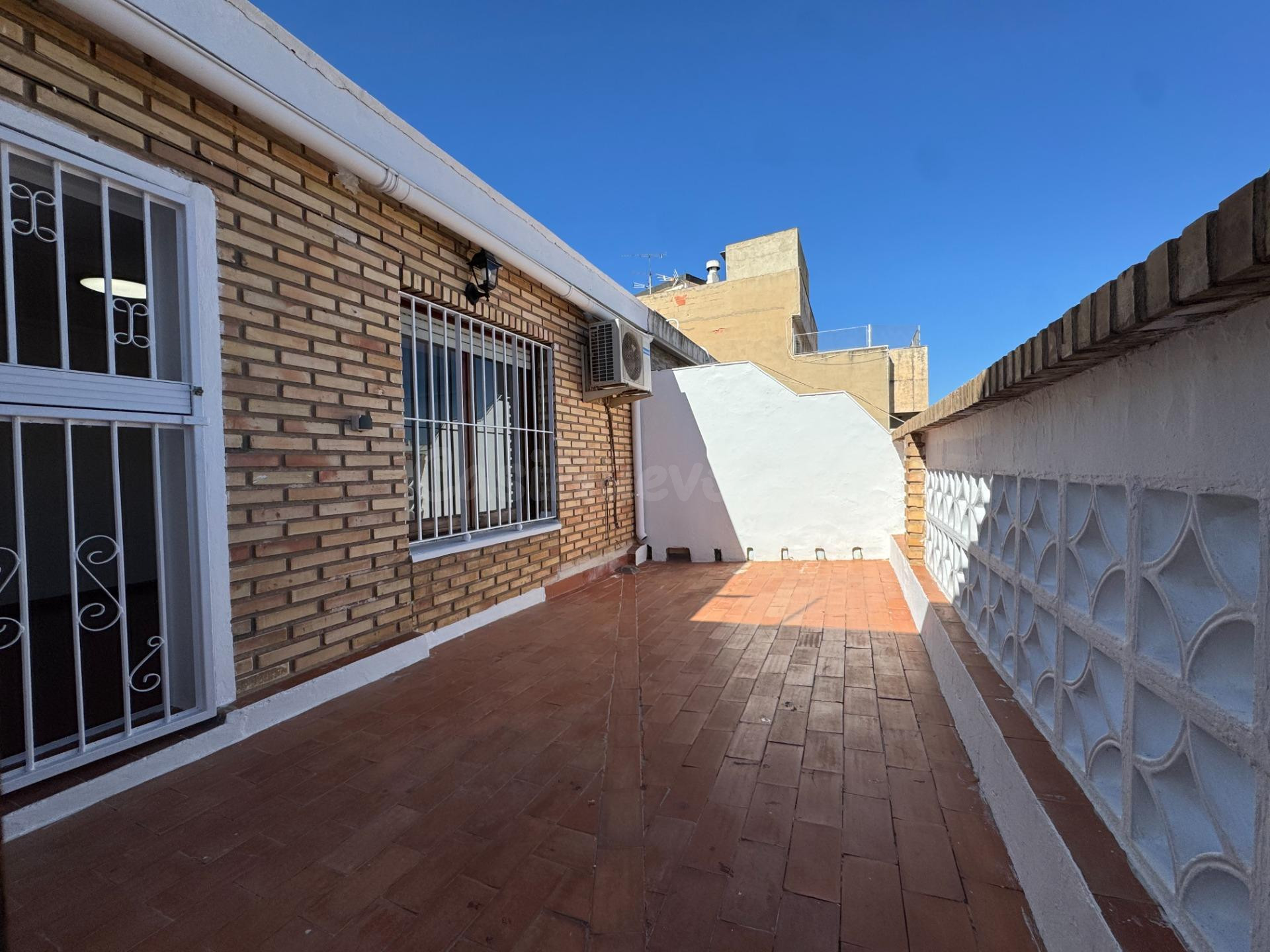 Espectacular Ático en el Centro de Lliria con Terraza y Vist - foto 3