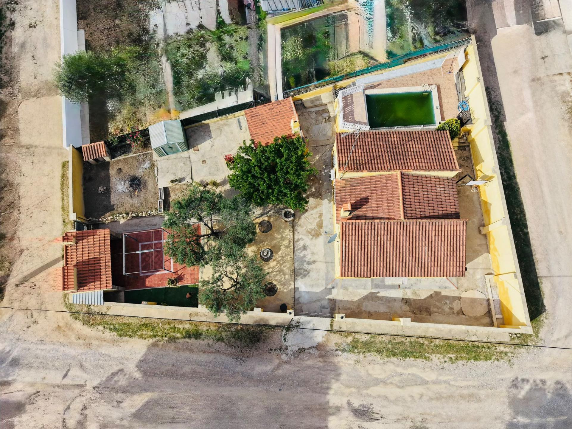 CHALET EN URB. LES MALLAES CON PISCINA - foto 2